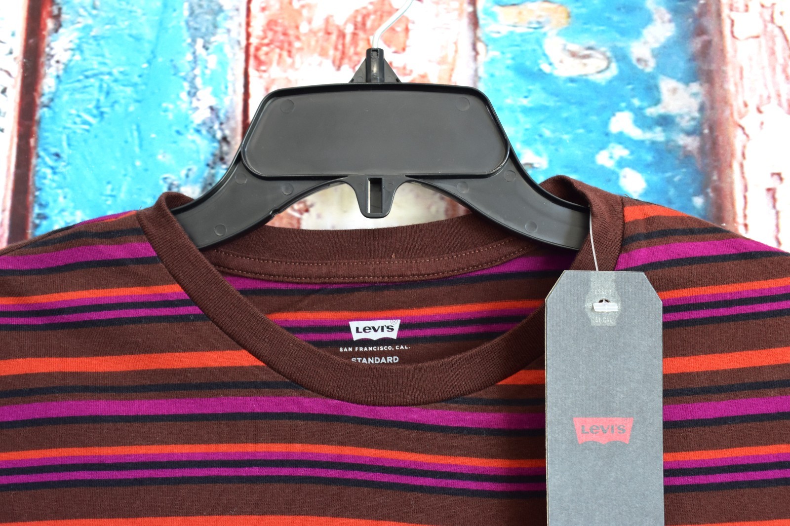 Men's Levi's Classic Housemark Short Sleeve T-Shirt SMALL Chicory Coffee NEW gallery