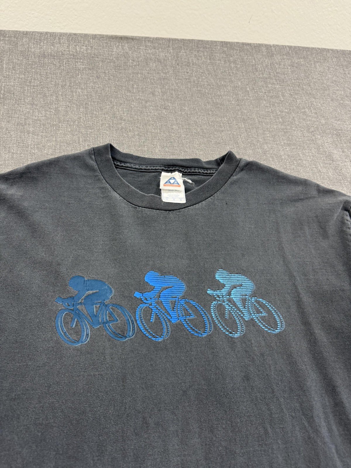 Vintage 90s Discovery Channel Cycling T-Shirt Mens Large Faded Black Graphic Tee gallery