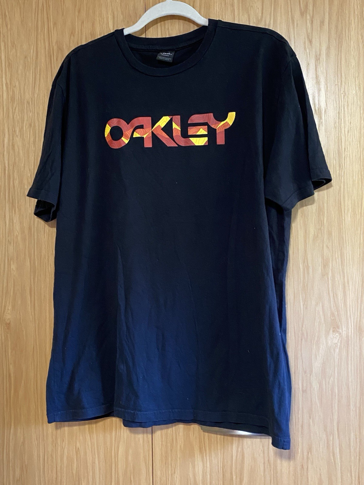 OAKLEY Men’s Black w/Yellow Orange & Red Graphic Logo Short Sleeve T Shirt 2XL