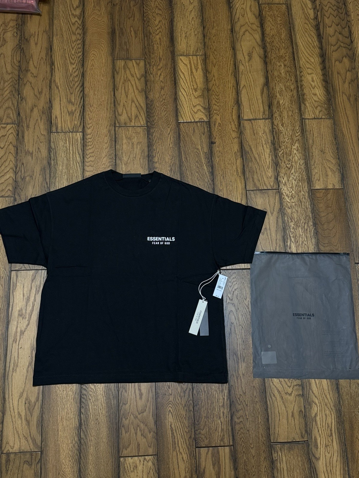 Fear of God Essentials Black Short Sleeve T-Shirt Size Medium Brand New gallery