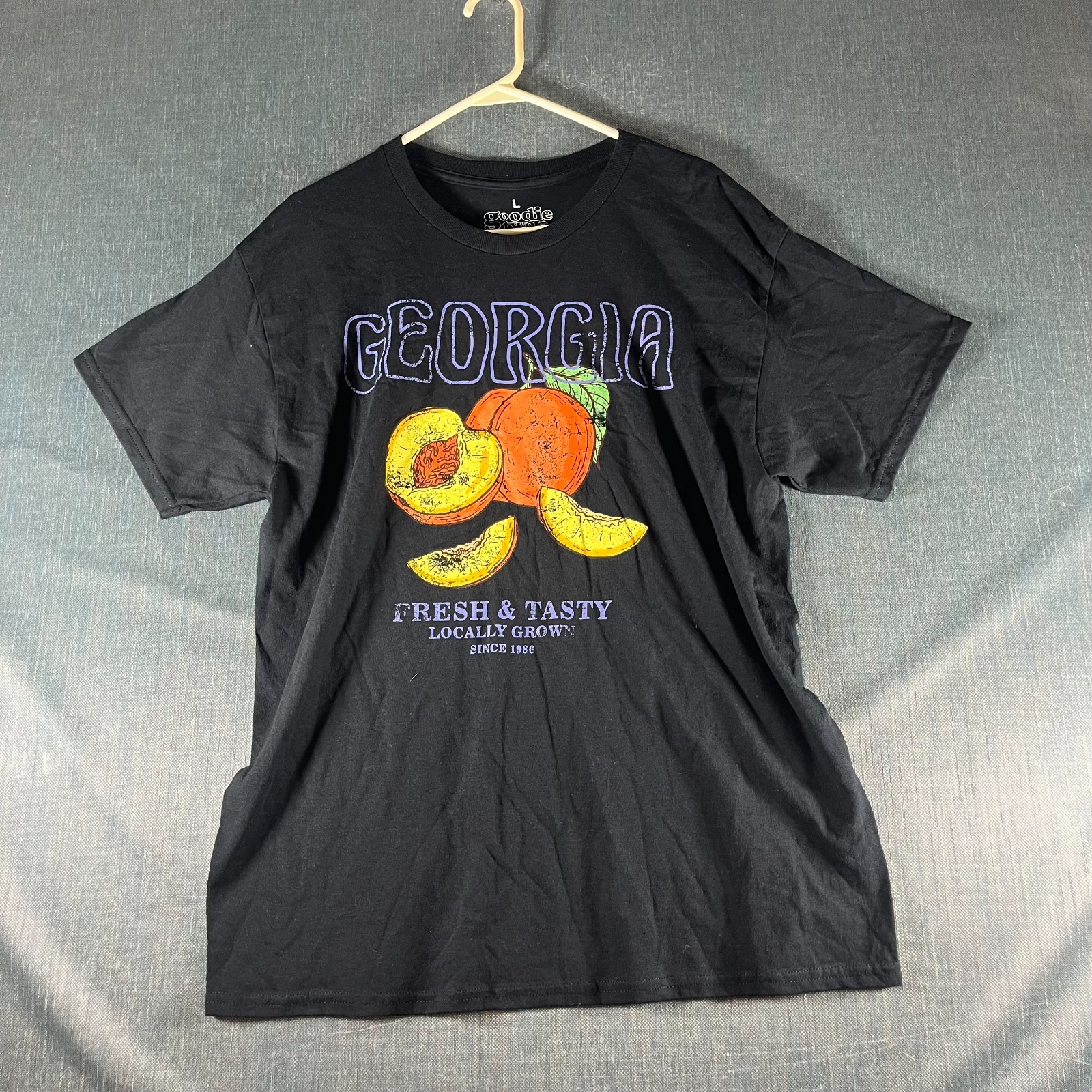 Goodie Two Sleeves Men’s T-Shirt Size L Black Georgia Peach Graphic Funny Cotton