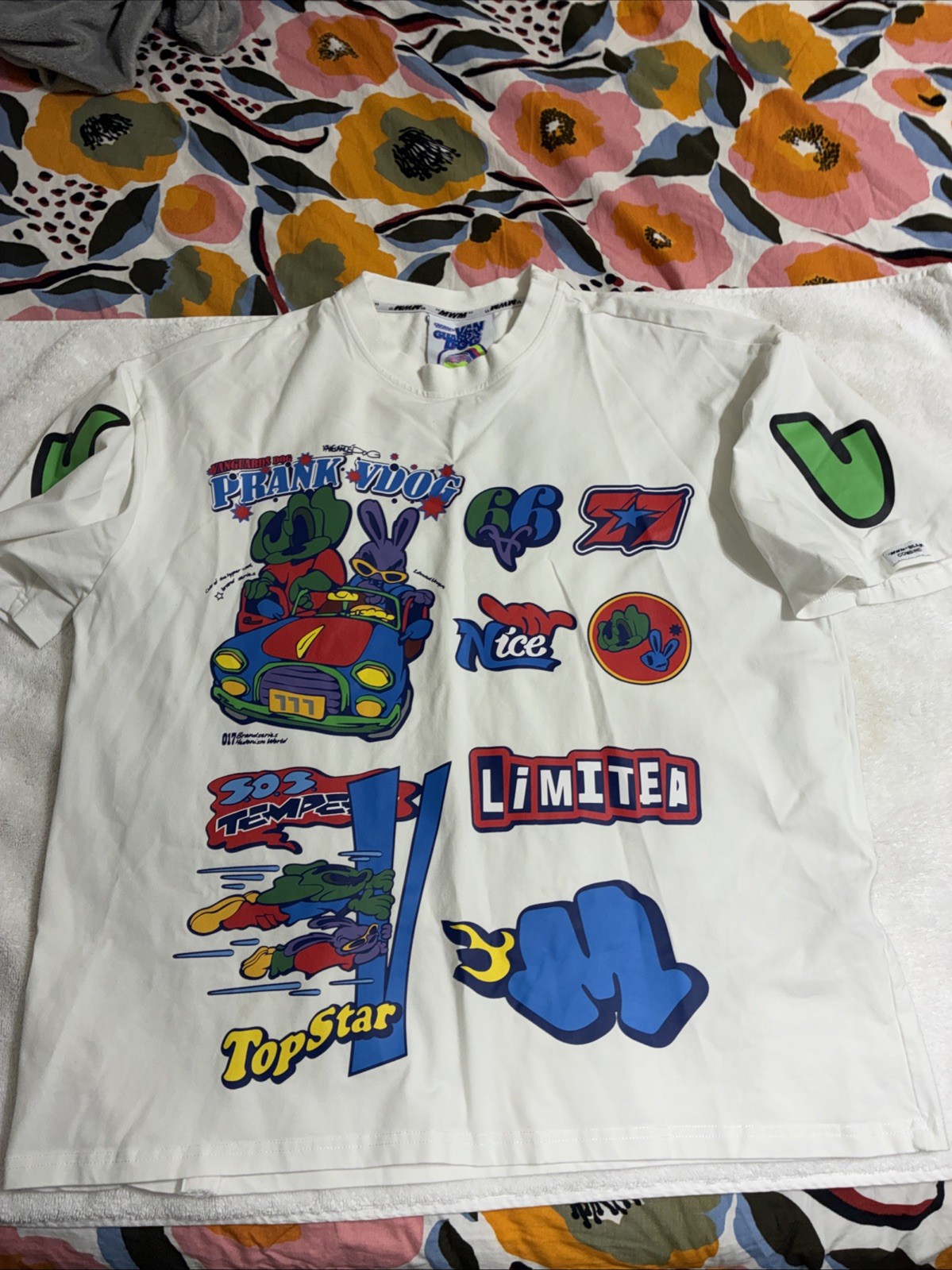 MWM Vanguard's Dog Shirt Sz M White Graphic Skater Streetwear No Returns gallery
