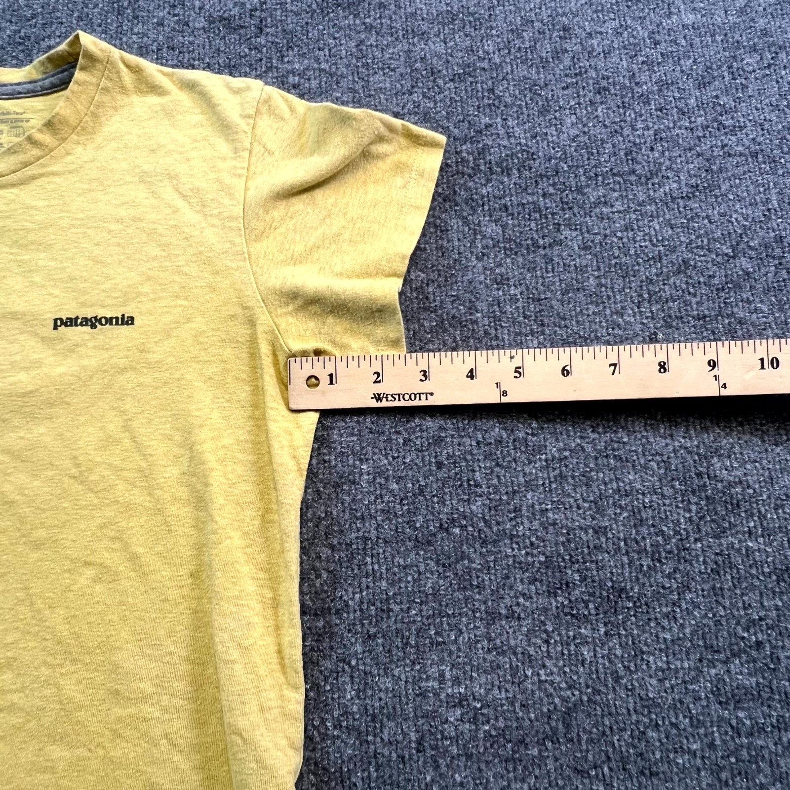Patagonia T-Shirt Mens M Yellow Polyester Casual Outdoor Summer Beach Travel gallery