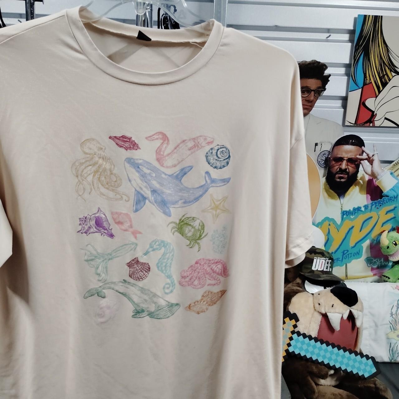 Ocean Wildlife Art Tee Shien Beige Size Large Pre Owned A291ed gallery