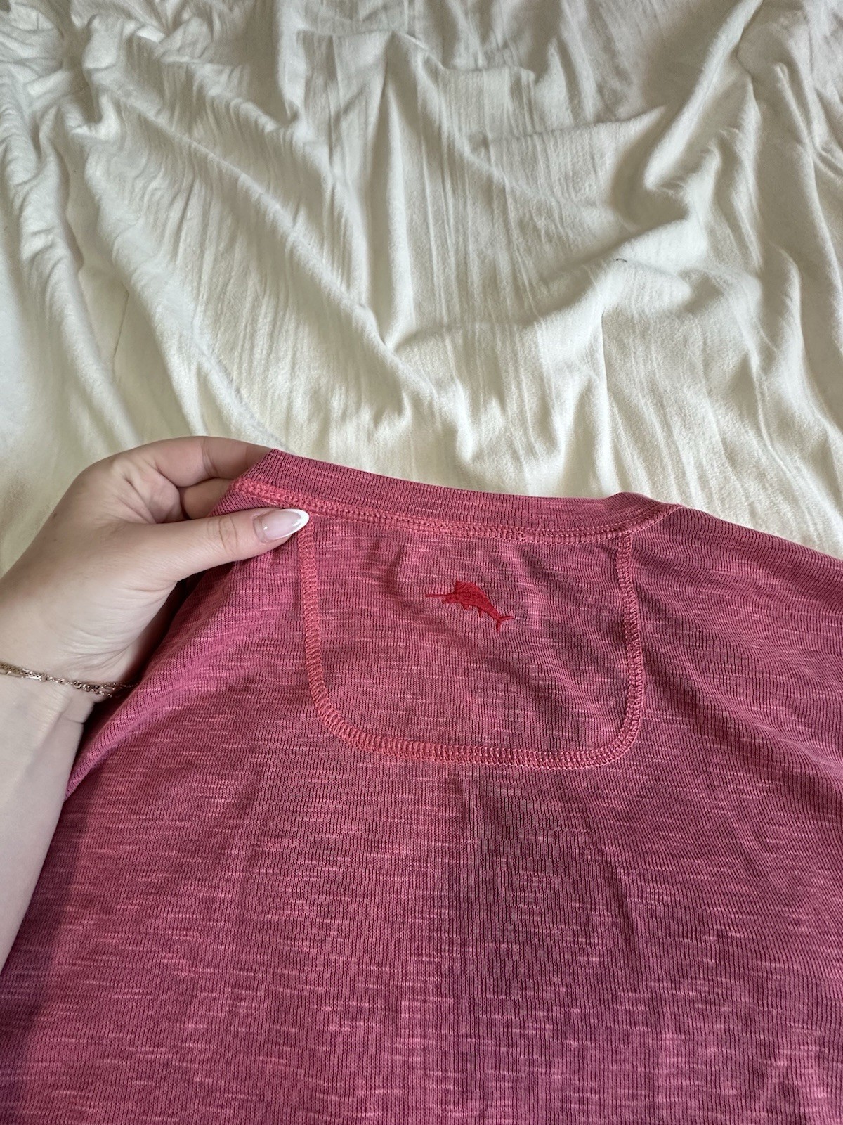 Tommy Bahama Men’s L Salmon Reversible Crew Neck Short Sleeve Solid T-Shirt gallery