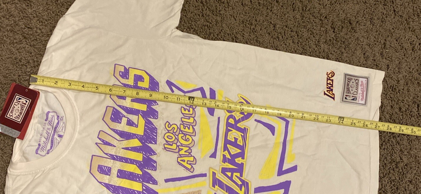 NWT Men’s Mitchell & Ness LA Lakers Sidewalk Sketch Off White T-Shirt Size M gallery