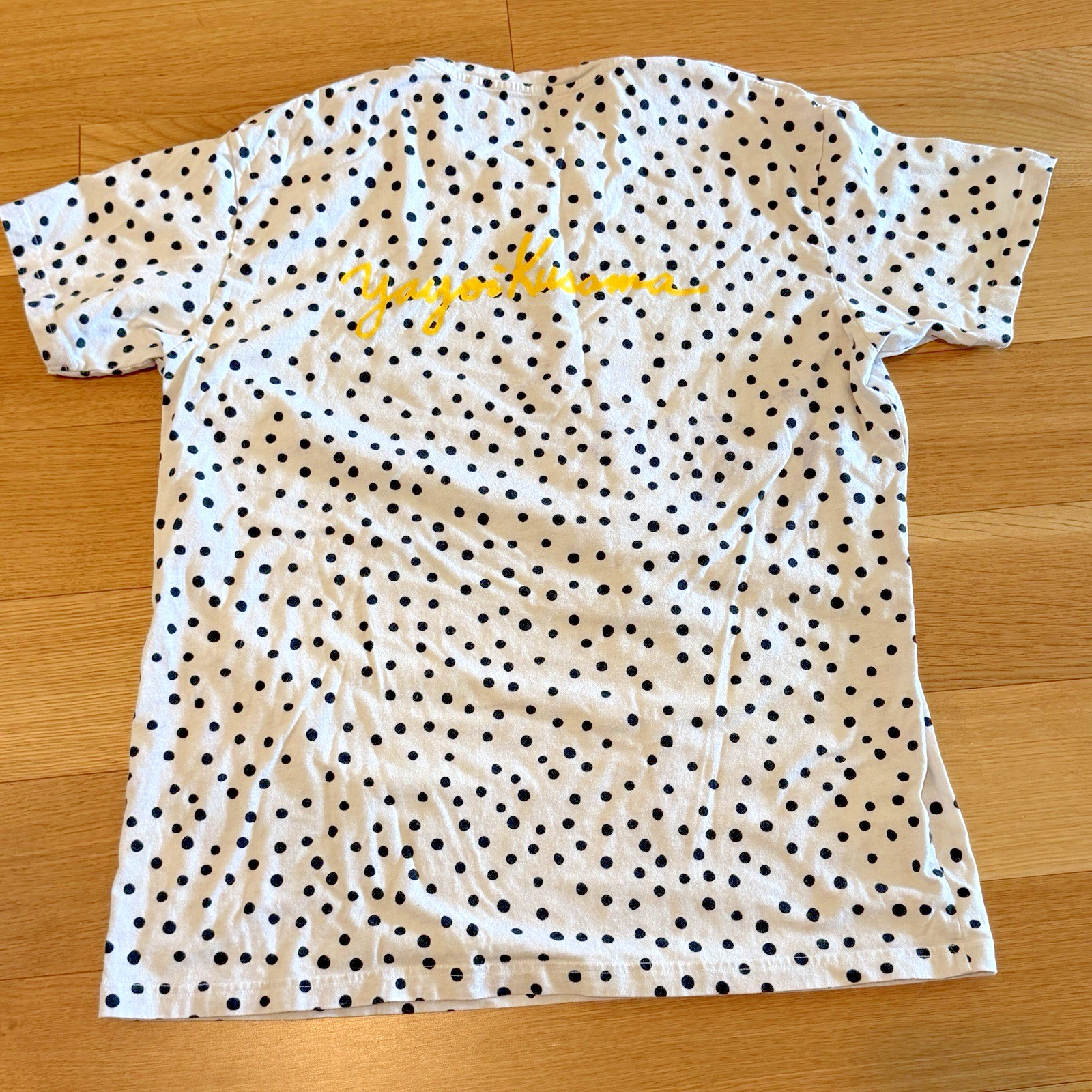 Uniqlo x Yayoi Kusama T-Shirt Museum of Modern Art MOMA Callab 2016 Large READ gallery