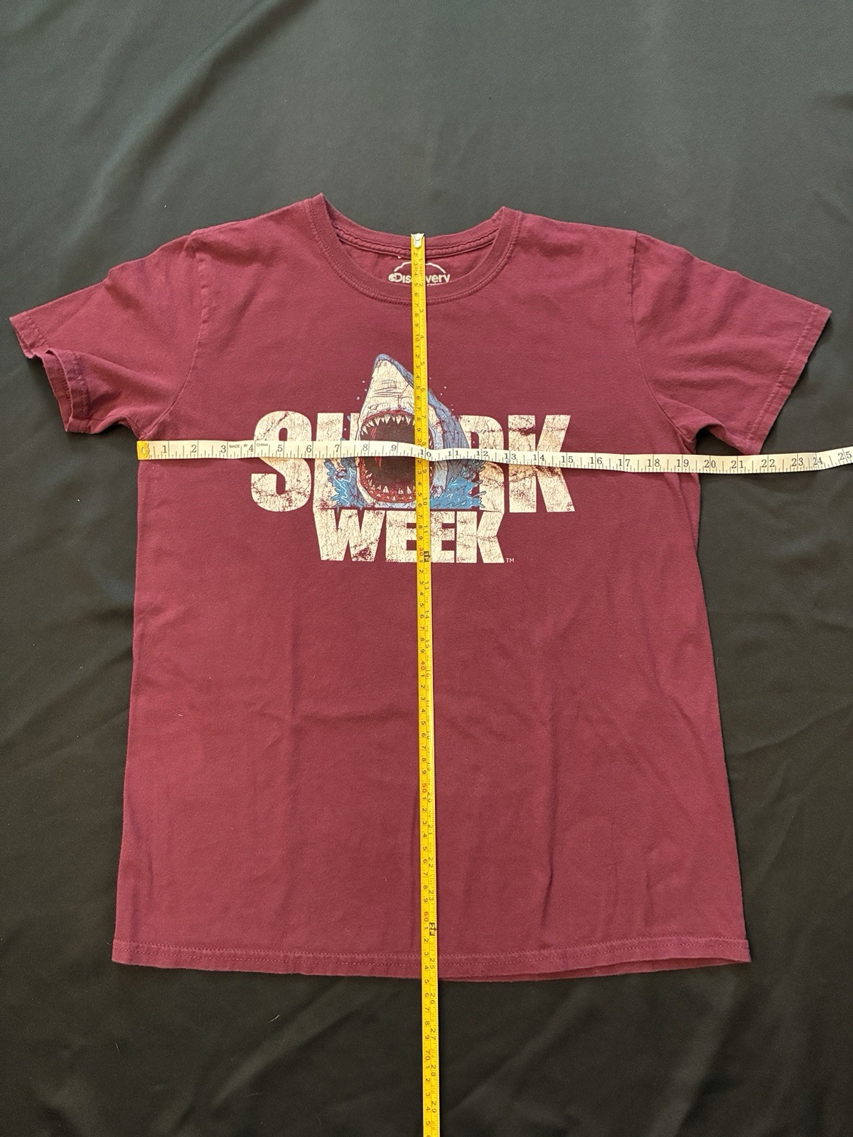 Shark Week Men's T-Shirt Sz M Graphic Maroon Red Discovery Channel Store gallery