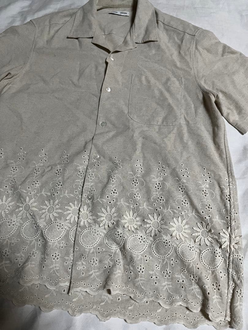 CMMN SWDN Floral Cut Out Shirt Size M Medium Short Sleeve Button Up Casual Tops gallery