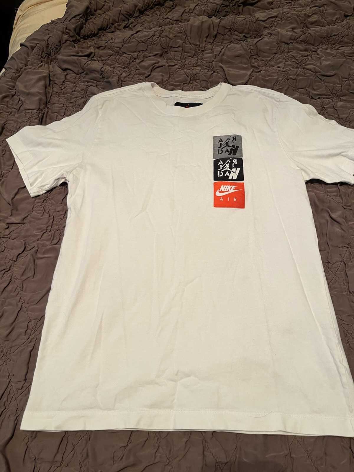 Nike Air Jordan Stylish White T-Shirt In Size Small With Nike Jordan Patches gallery
