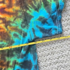Pigeons Playing Ping Pong Tie-Dye 100% Cotton Gildan Crew Neck Tee Medium