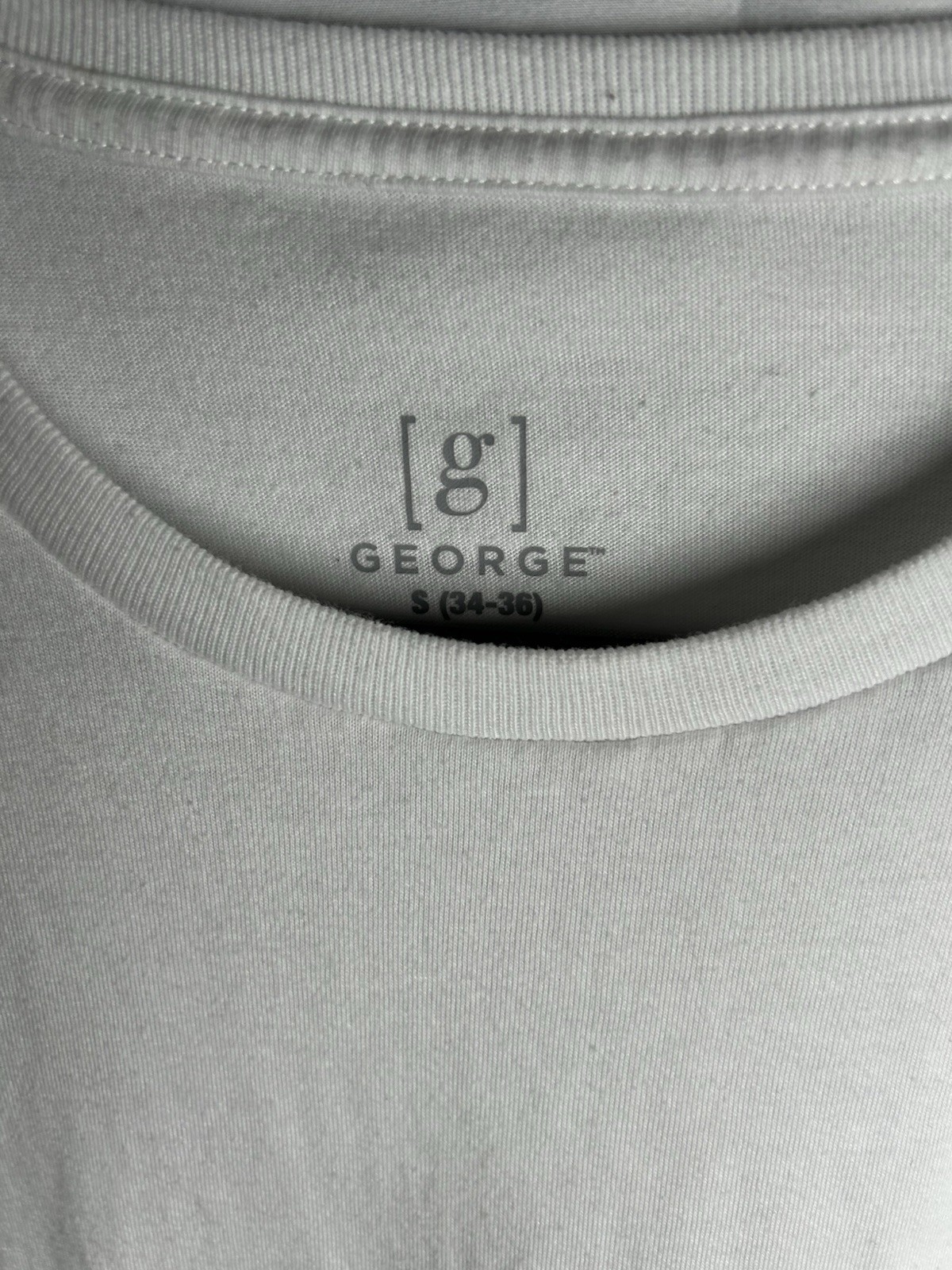Men’s White Tee Shirt In 34-36 Small gallery
