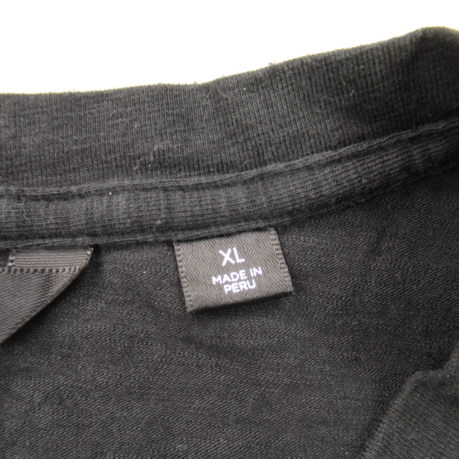 Travis Mathew Shirt Mens XL Short Sleeve V Neck Black Lightweight gallery