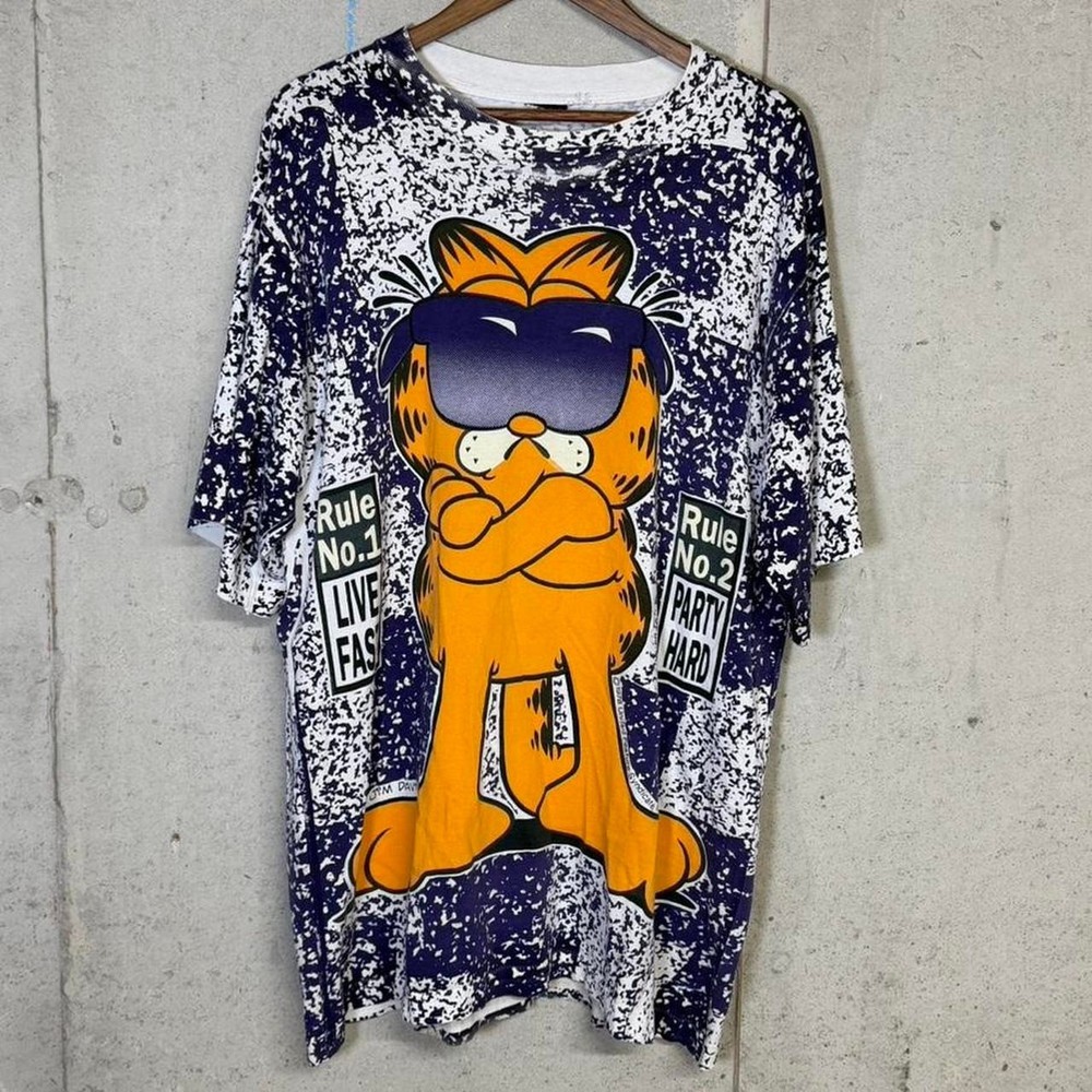 Vintage 90’s single stitch AOP Garfield with sunglasses multi colored t shirt