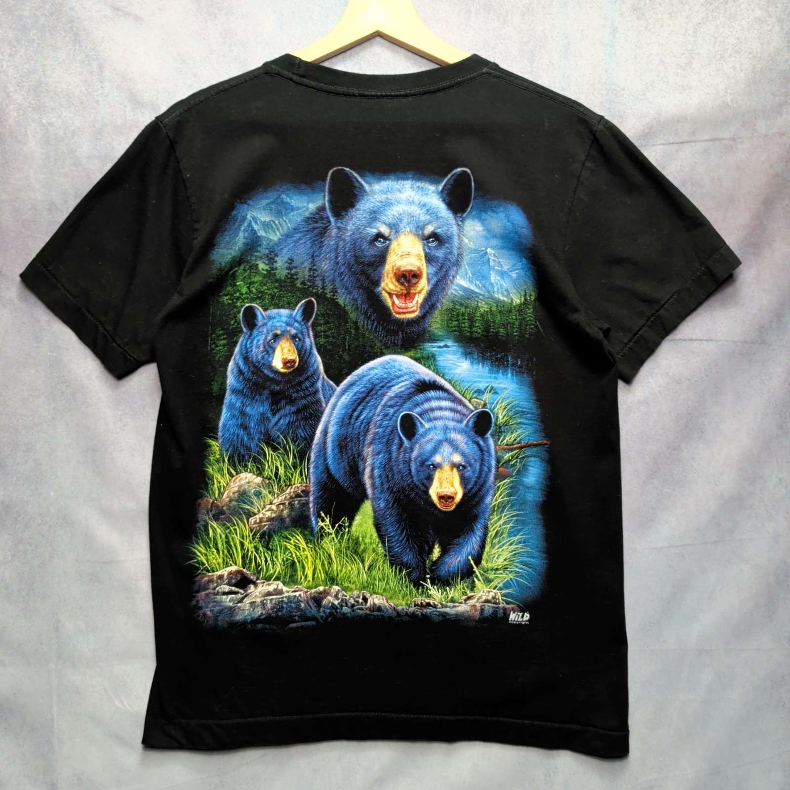 Wild Men’s Bear Graphic T-Shirt Size M Black Blue Wildlife Animal Print Tee gallery
