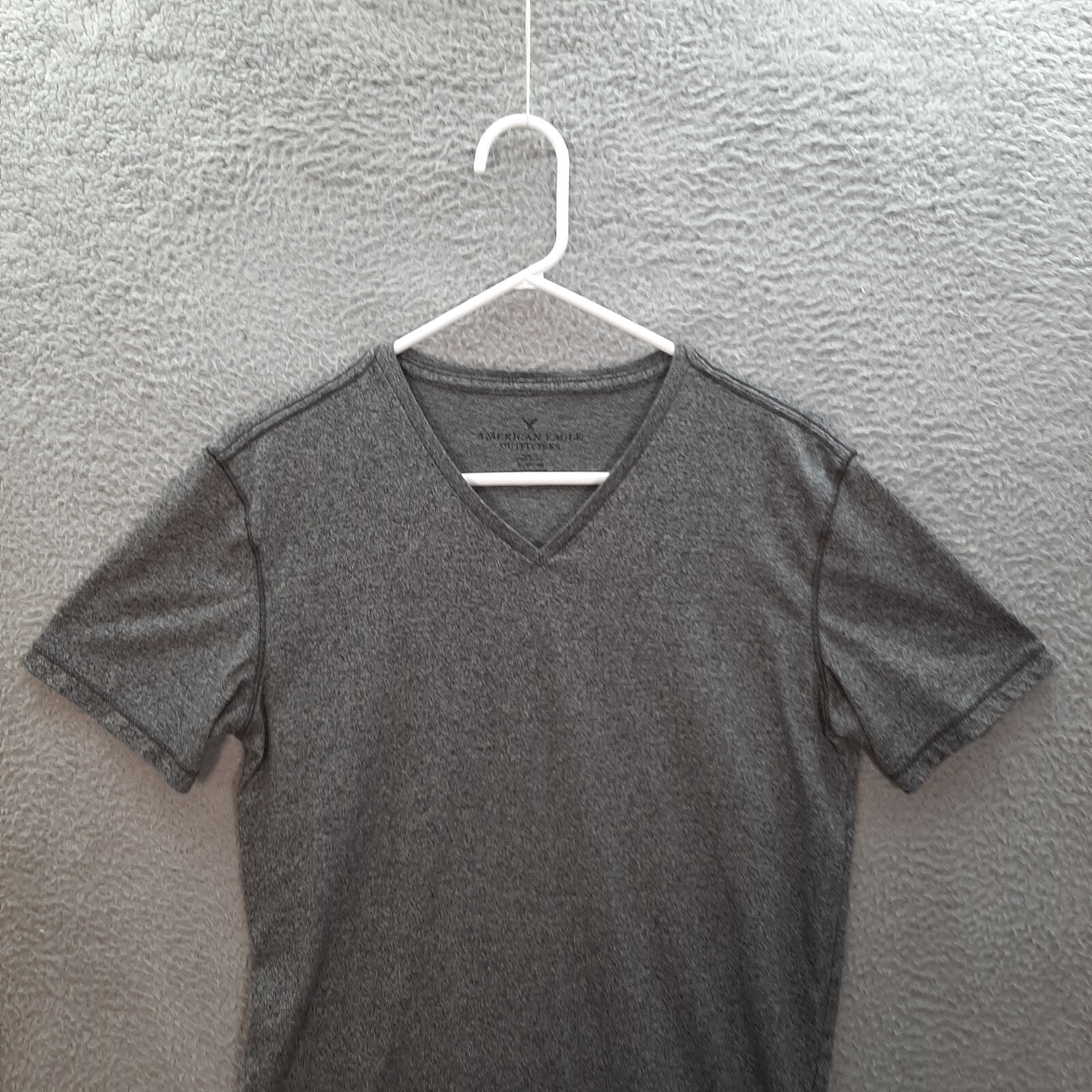 American Eagle Shirt Mens Medium Tall Gray Heather V Neck Preppy Workwear Casual gallery