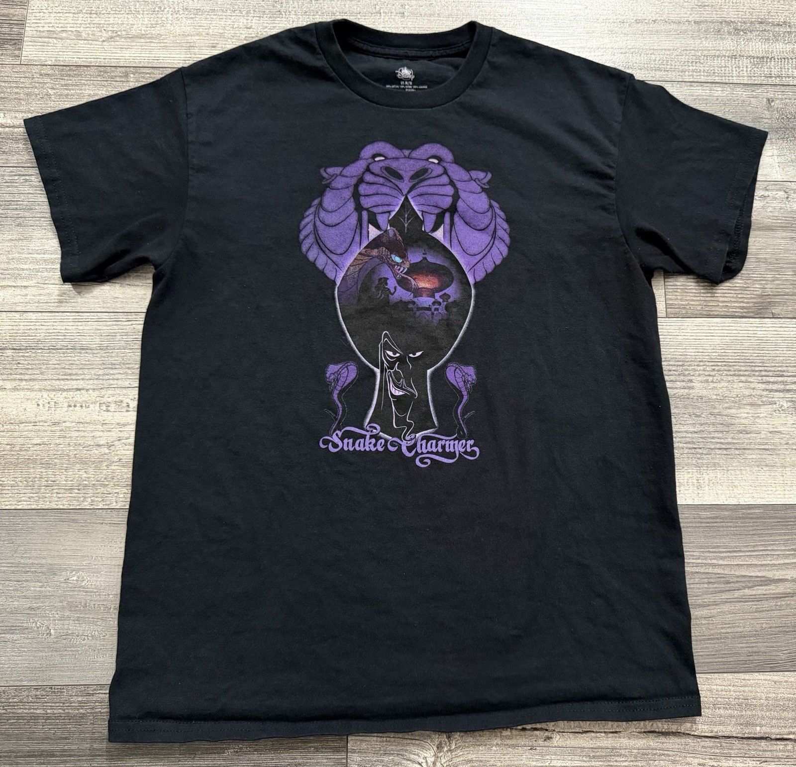 Disney Aladdin Movie Shirt Adult Medium Snake Charmer Jafar Cave Of Wonders gallery