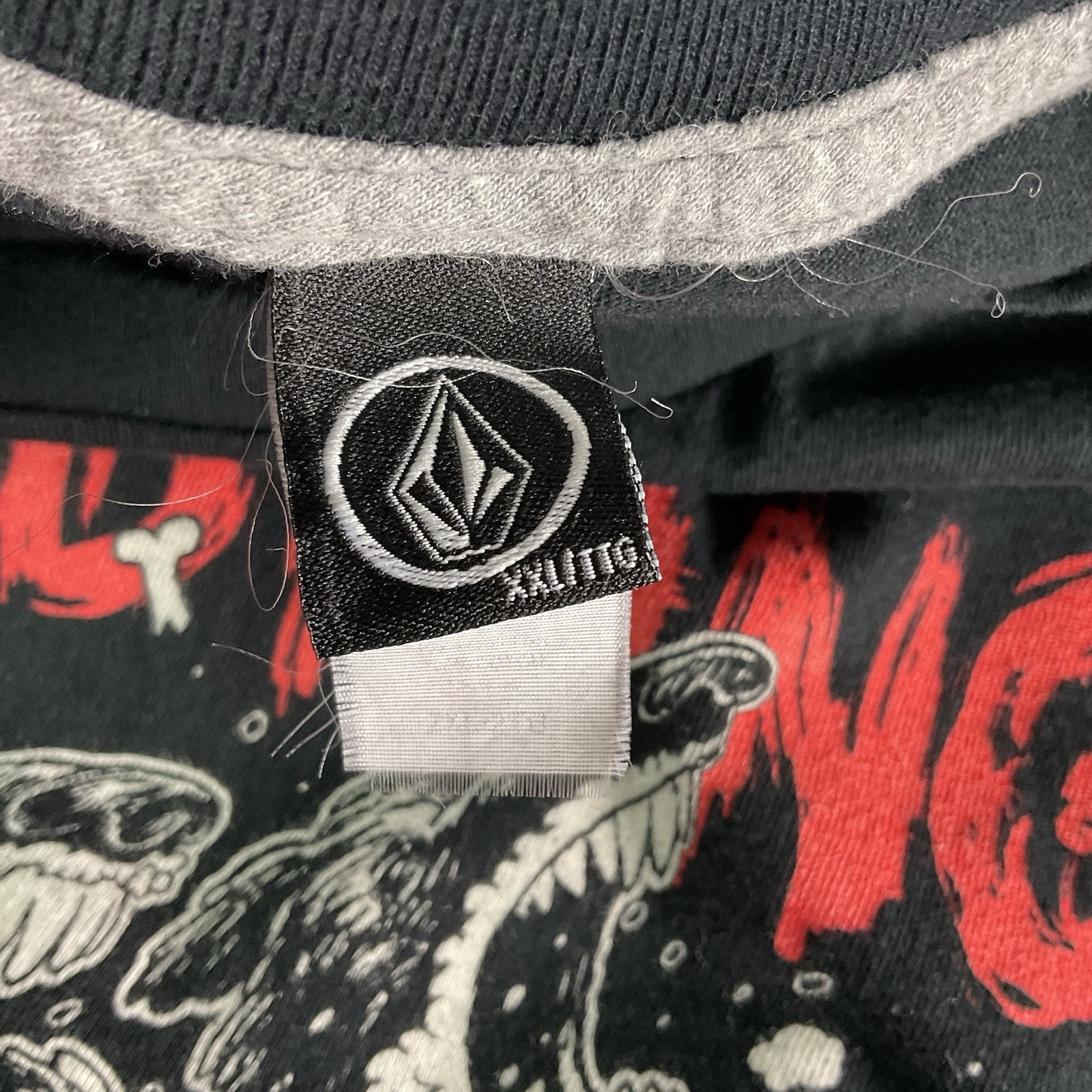 Volcom Limited Edition Black Red Fang T-Shirt Men’s 2XL XXL Travis Millard gallery