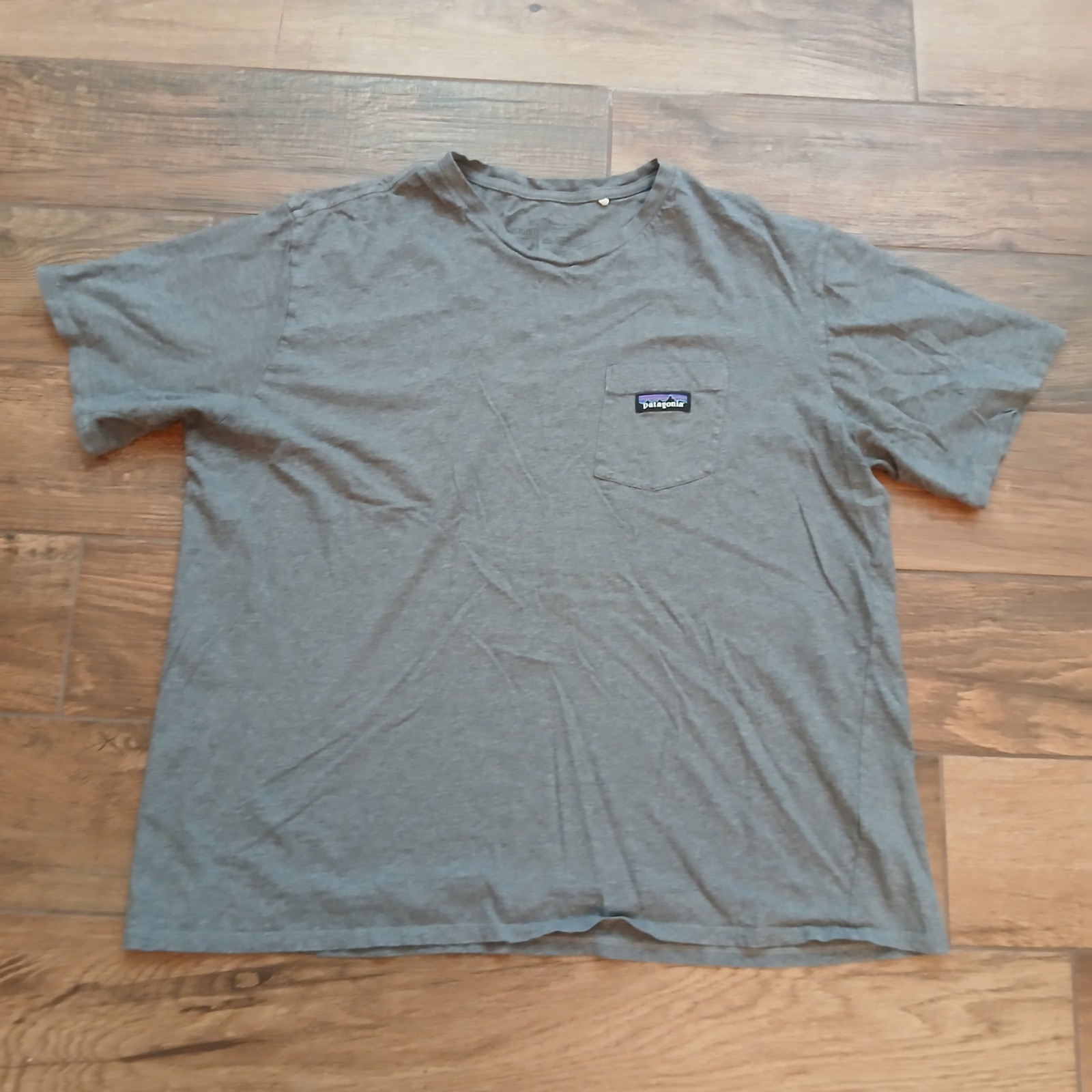 Patagonia Pocket T-Shirt Mens Extra Large Gray Organic Cotton Short Sleeve 53255 gallery