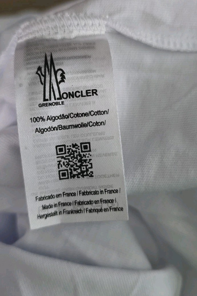 Moncler Designer Embroidered Logo Men's White Shortsleeve T-Shirt Size Small NWT gallery