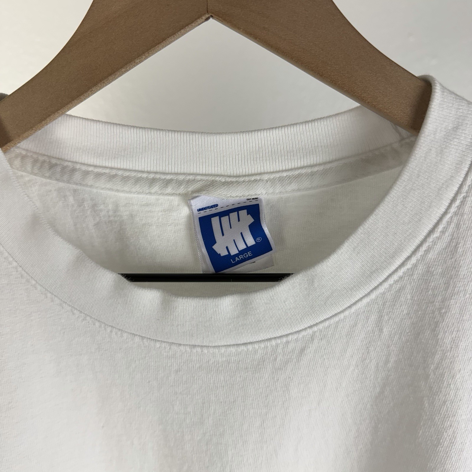 UNDEFEATED Teeth Tooth Grill Graphic White Long Sleeve T Shirt Size Large gallery