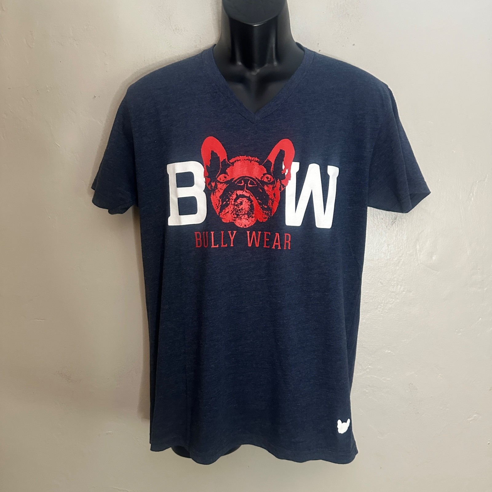 Bully Wear V Neck T Shirt Medium Gently worn Cotton blend no fabric tag