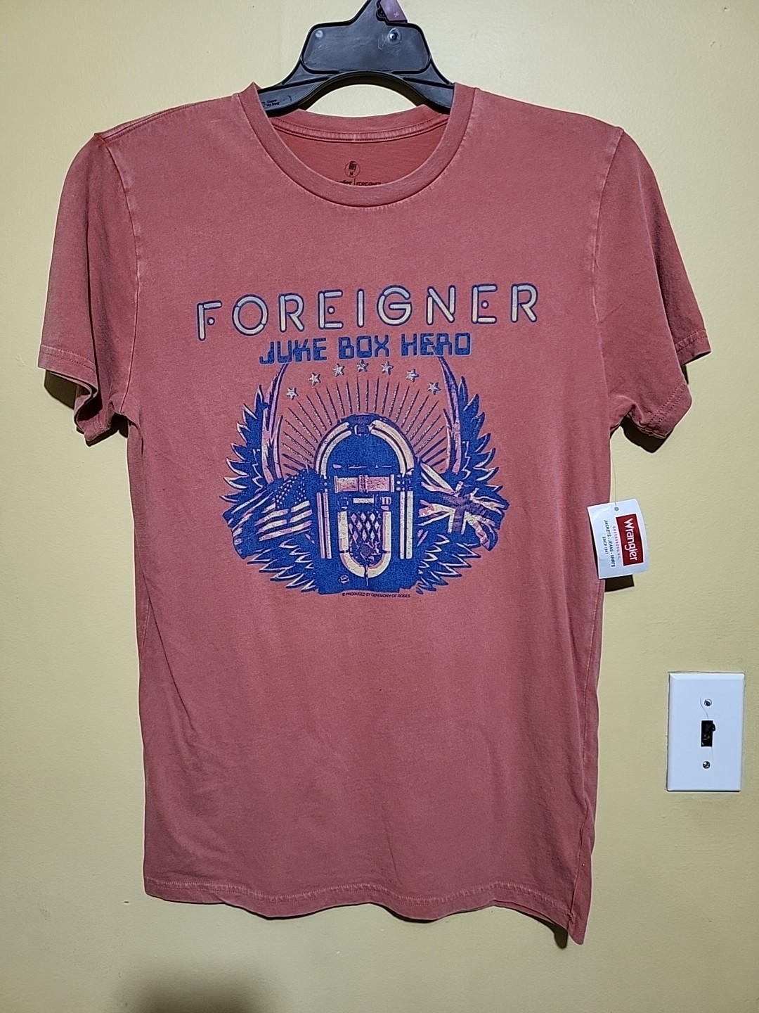 Foreigner Band Men’s Short Sleeve Shirt Juke Box Hero Washed Style Size Small