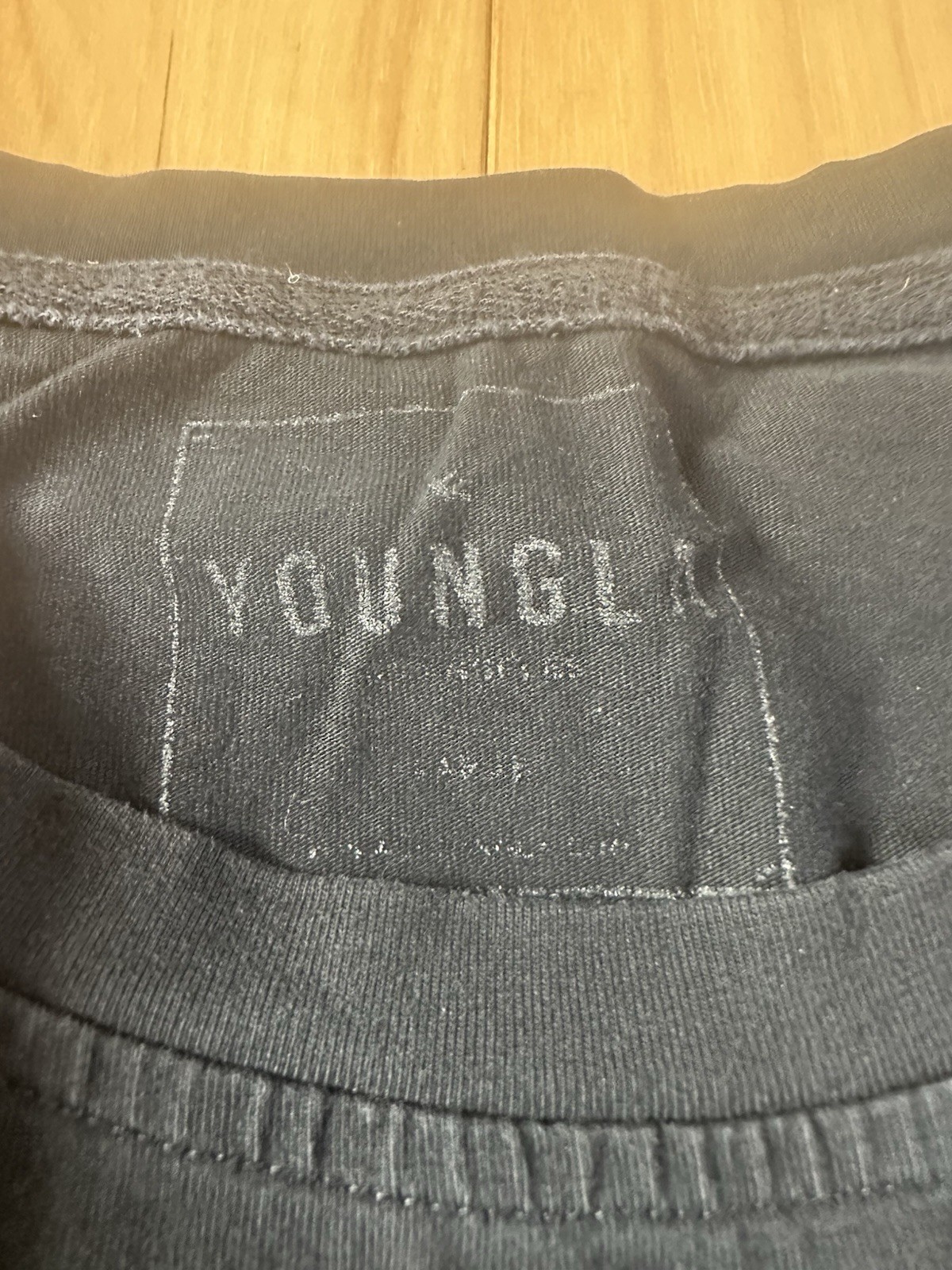 Men's YoungLA 402 Curved Hem Black T-Shirt Men’s Large Stretch Gym Pump gallery