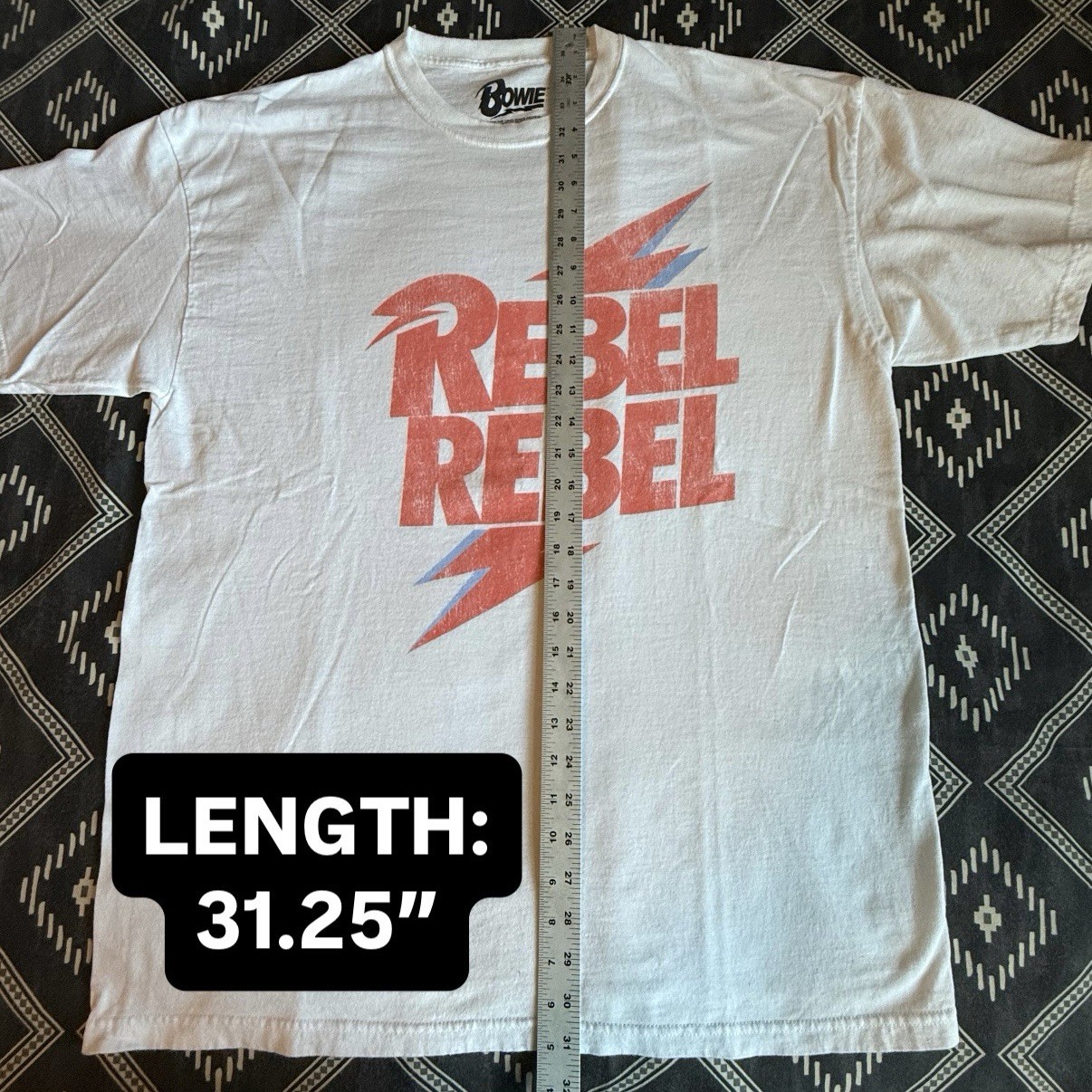 DAVID BOWIE Rebel Rebel Licensed Glam Rock T-Shirt 2020. XL Preowned NV gallery