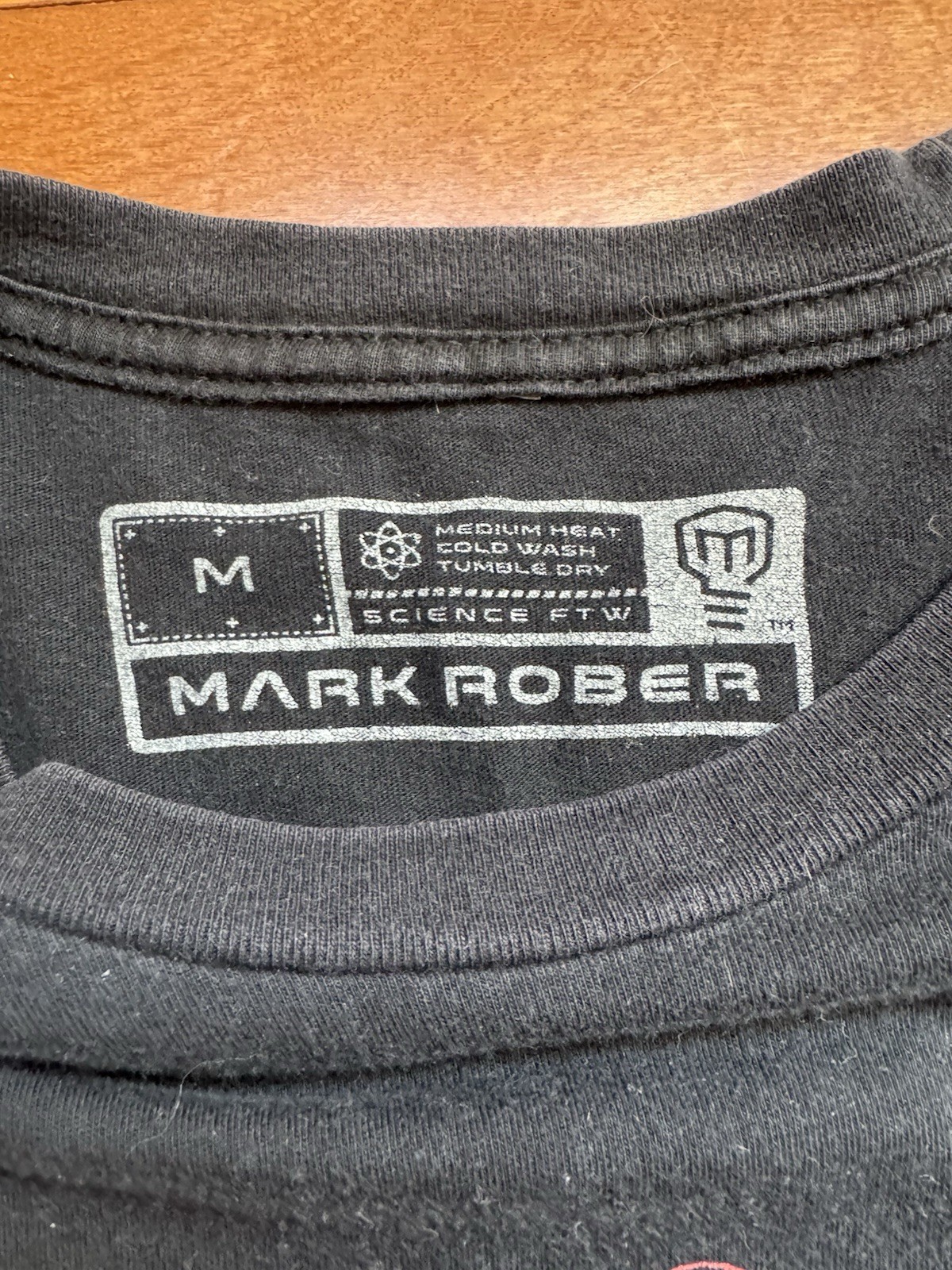 Men's Medium M Mark Rober Glitter Bomb Black T Shirt Short Sleeve gallery