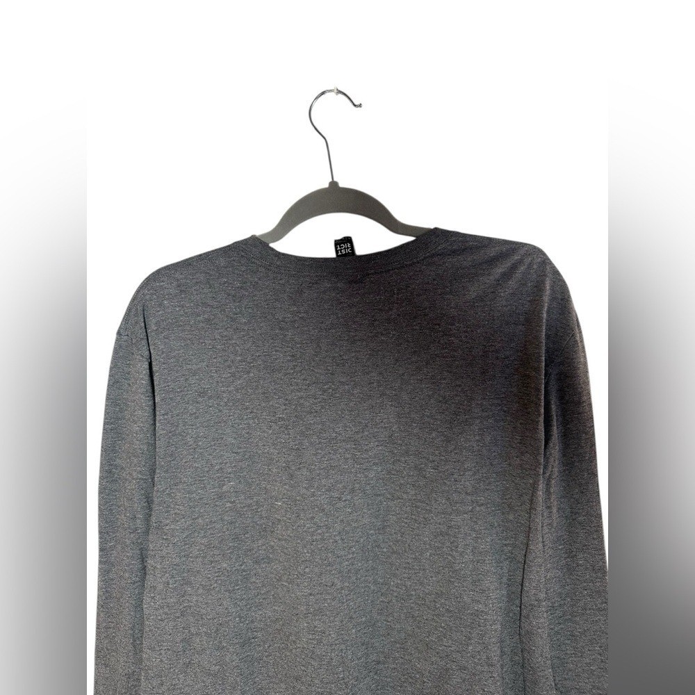 District Perfect Tri Long Sleeve "Rest Day" Graphic Tee Gray XL gallery