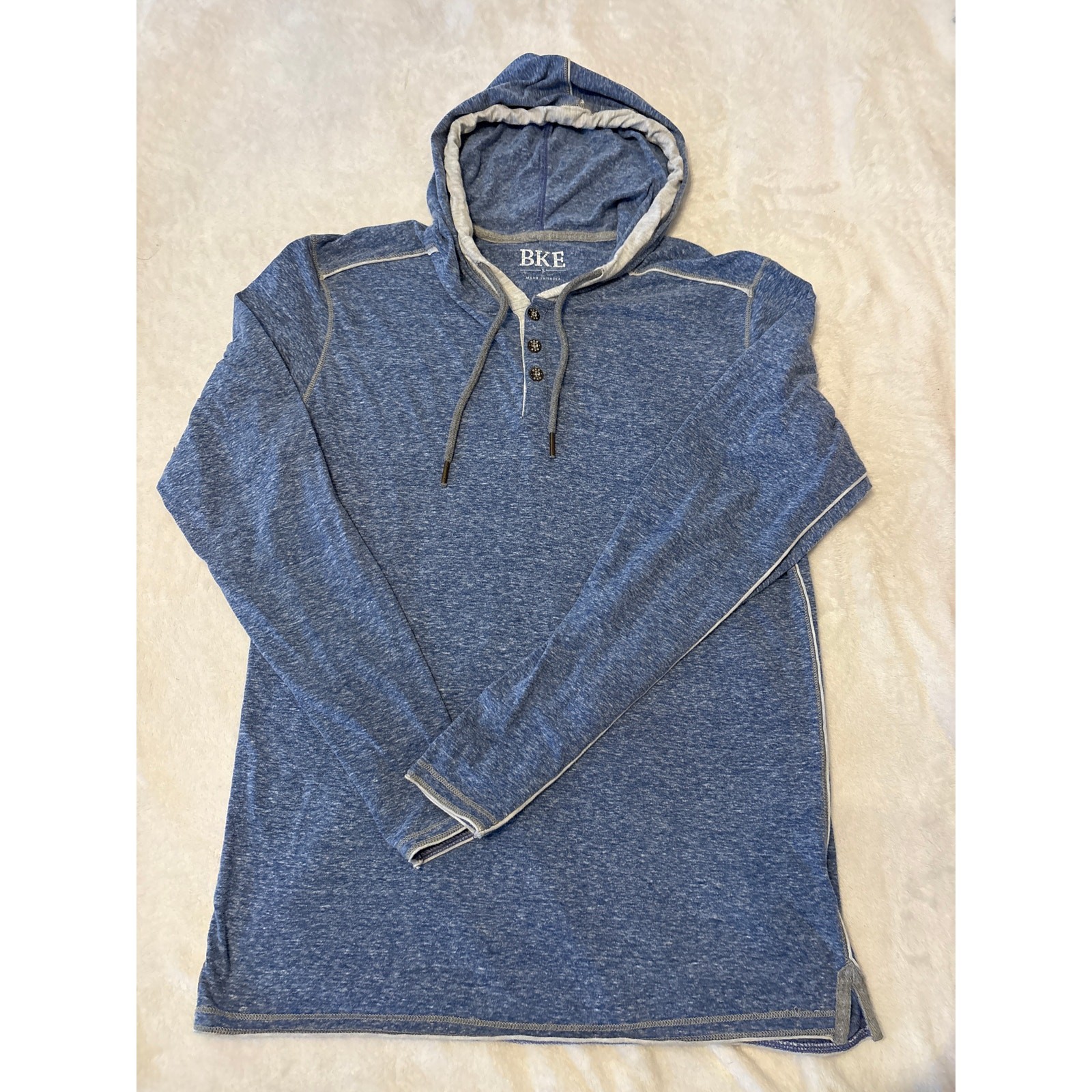 BKE long sleeve T-shirt varied blue. Three button with hood. Size small.