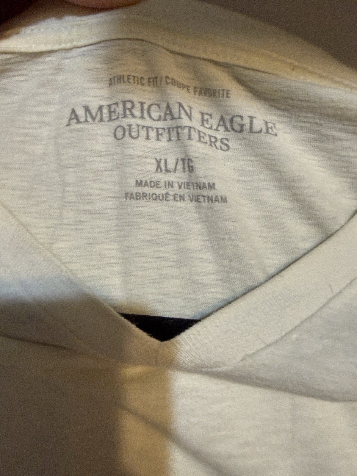 American Eagle Outfitters Men's White V-Neck Athletic Fit Tee XL gallery