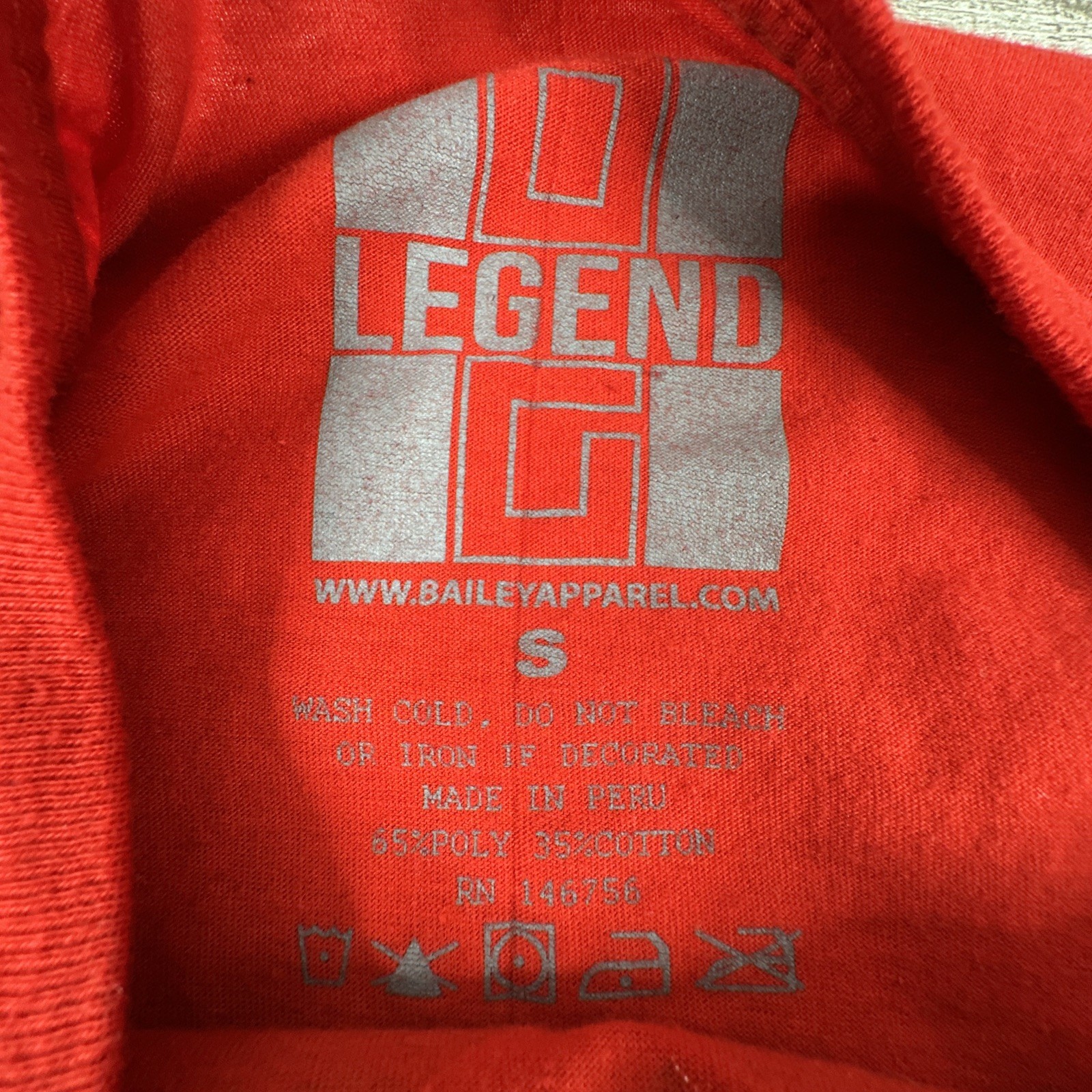 Legend Hustle Bear Graphic T-Shirt Men's Size S Red Long Sleeve Crew Neck gallery