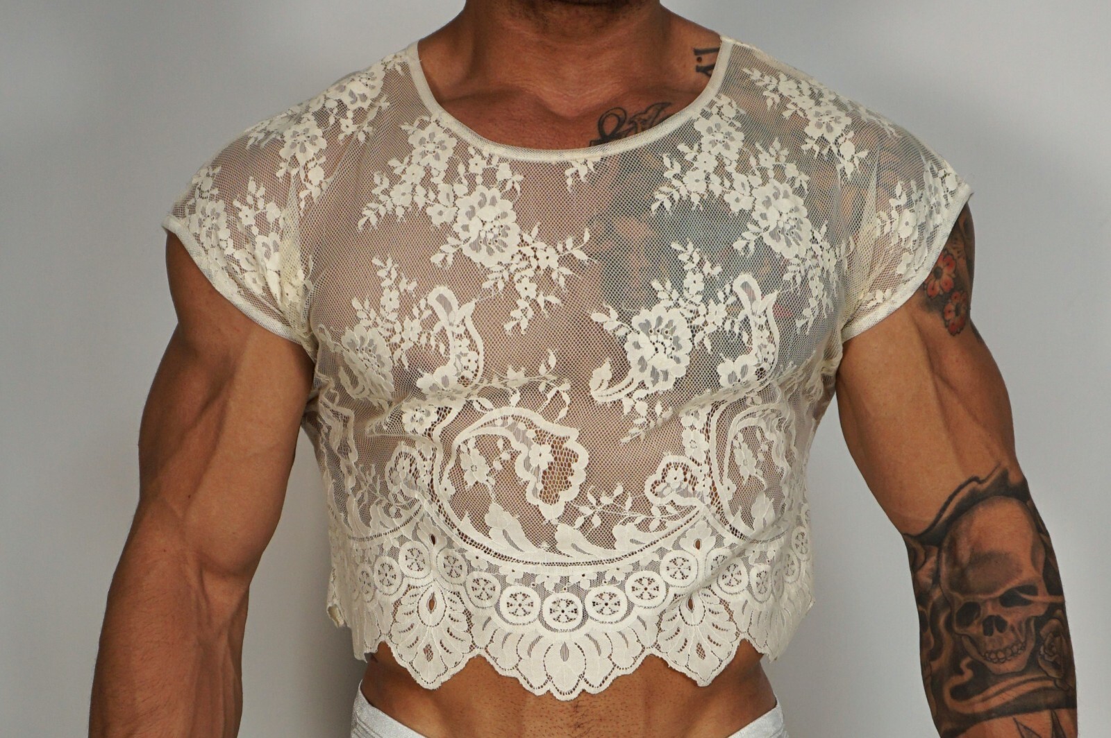 LACE CROPPED SHIRT SIZE MEDIUM gallery