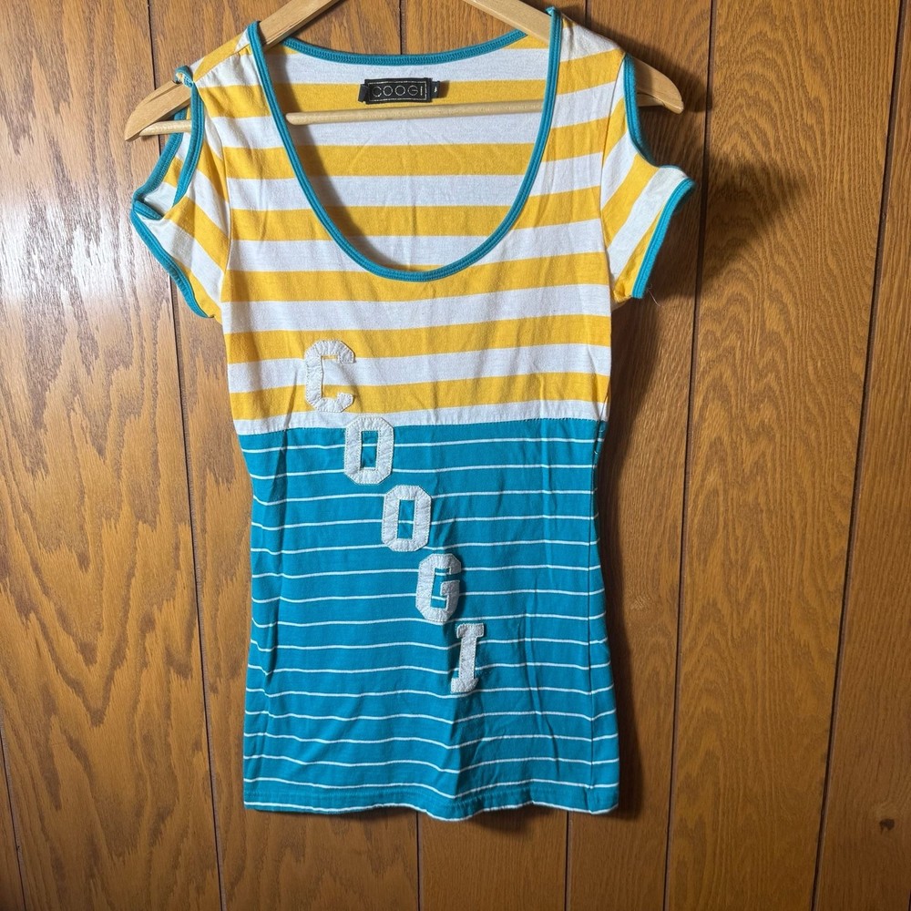 Coogi Vintage Striped Cold Shoulder Graphic Logo T-Shirt