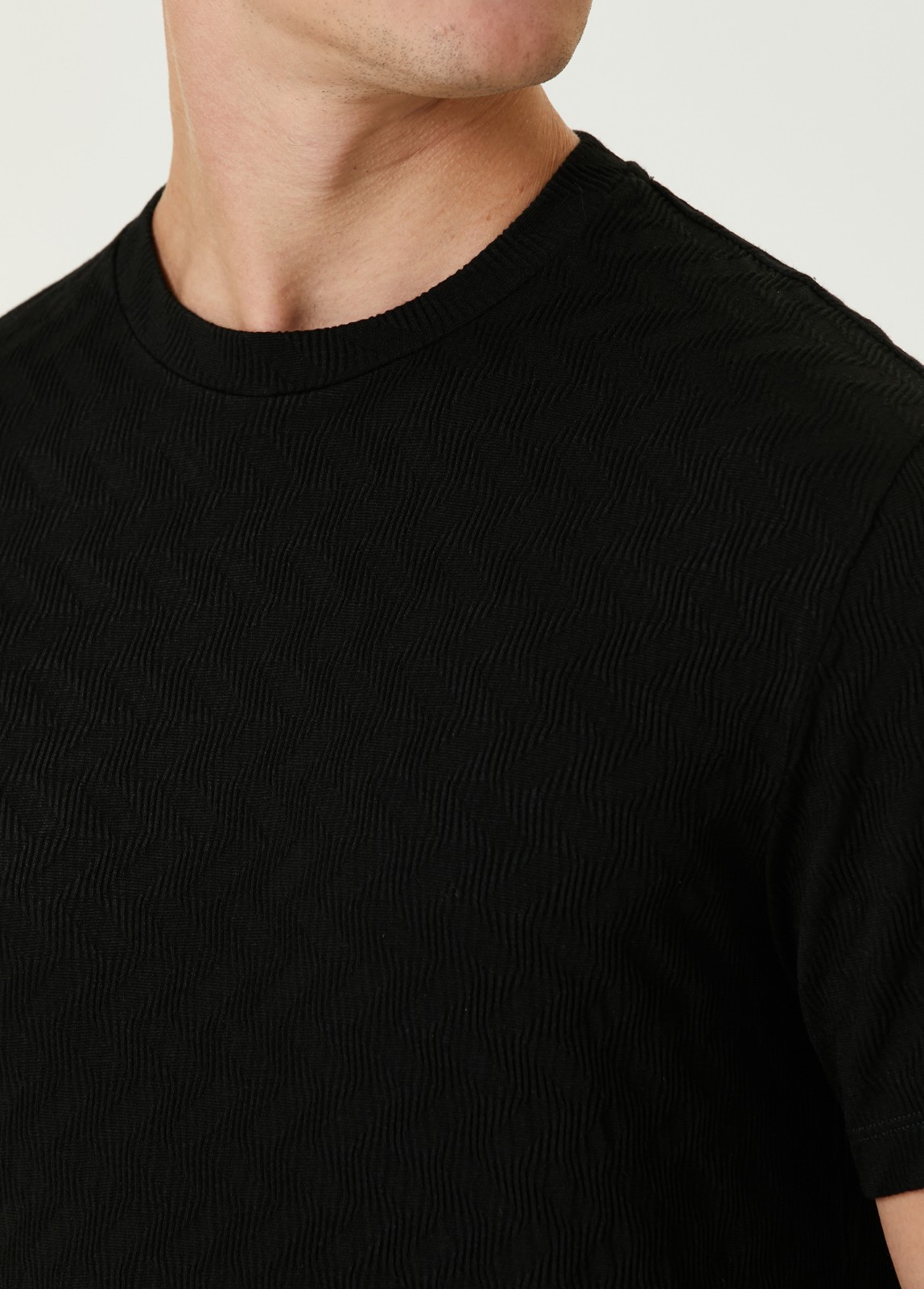 NO CUSTOMS TAX GIORGIO ARMANI mainline black zigzag pattern t-shirt Size Medium gallery