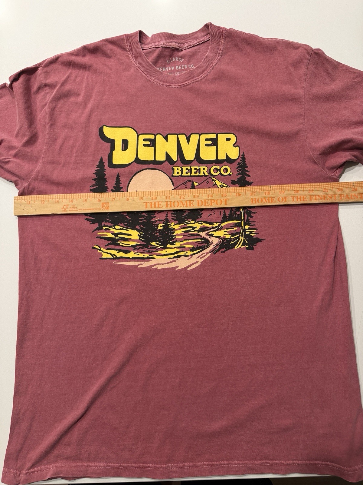 Denver Beer Co Graphic Tee Mountain Scene Washed Red XL Pre-Owned gallery