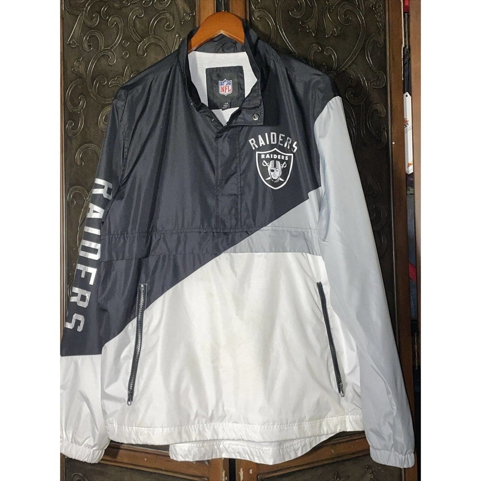 NFL Raiders Light weight Jacket 1/4 Zip Men’s‎ Size L