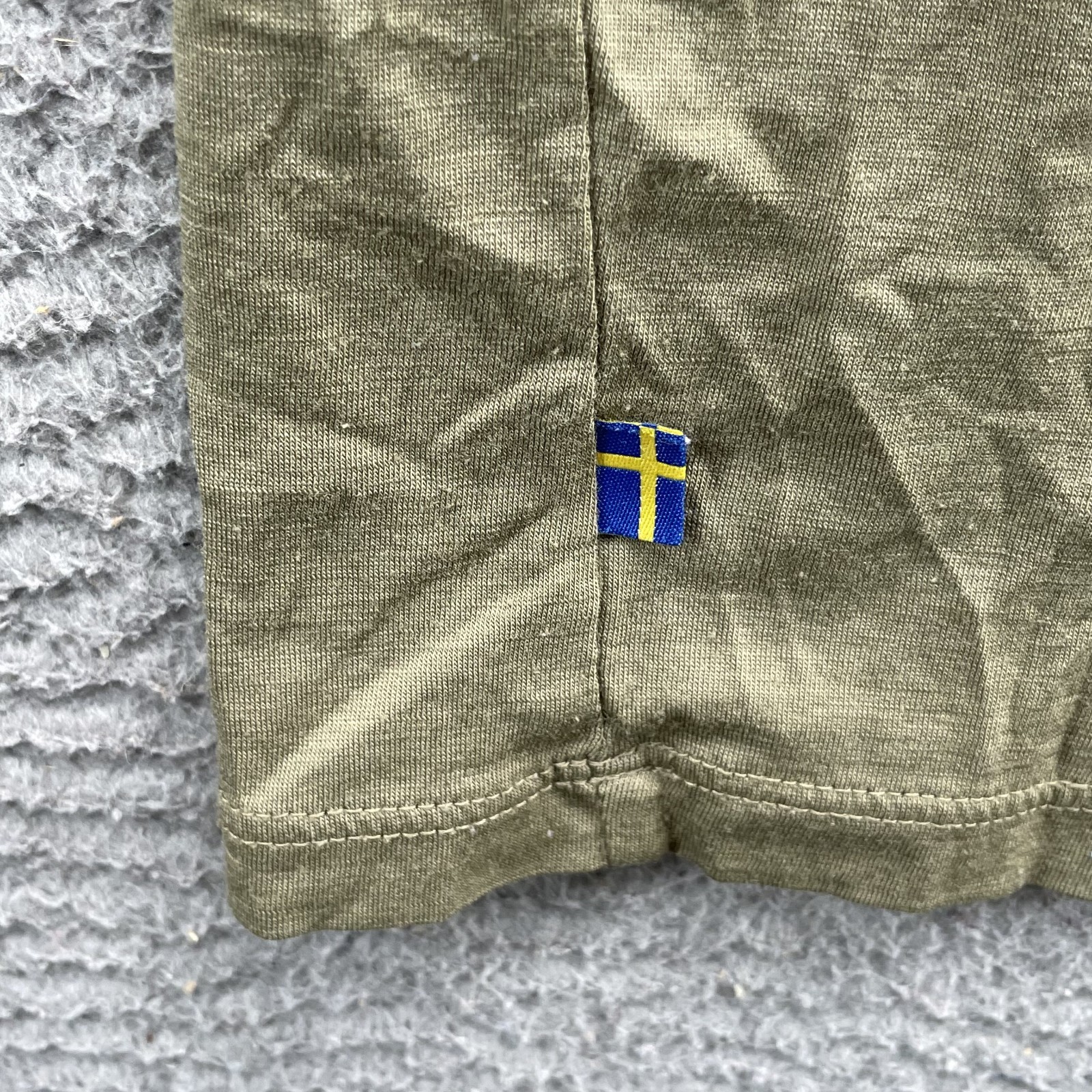 Fjallraven T-Shirt Men Medium Green Outdoor Minimalist Gorpcore Travel Cabin 90s gallery
