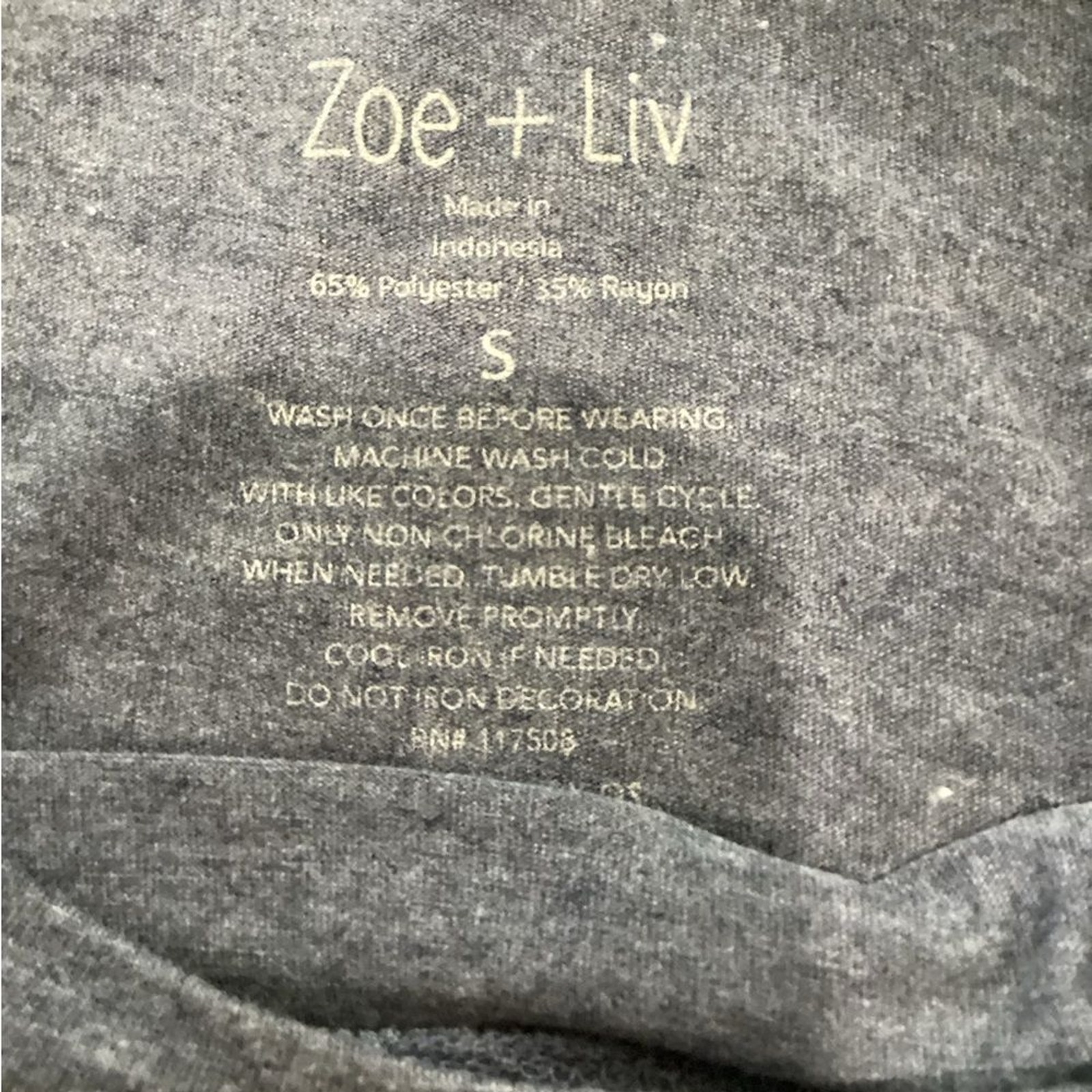 Zoe + Liv Charcoal Gray Tee size small. #hp gallery
