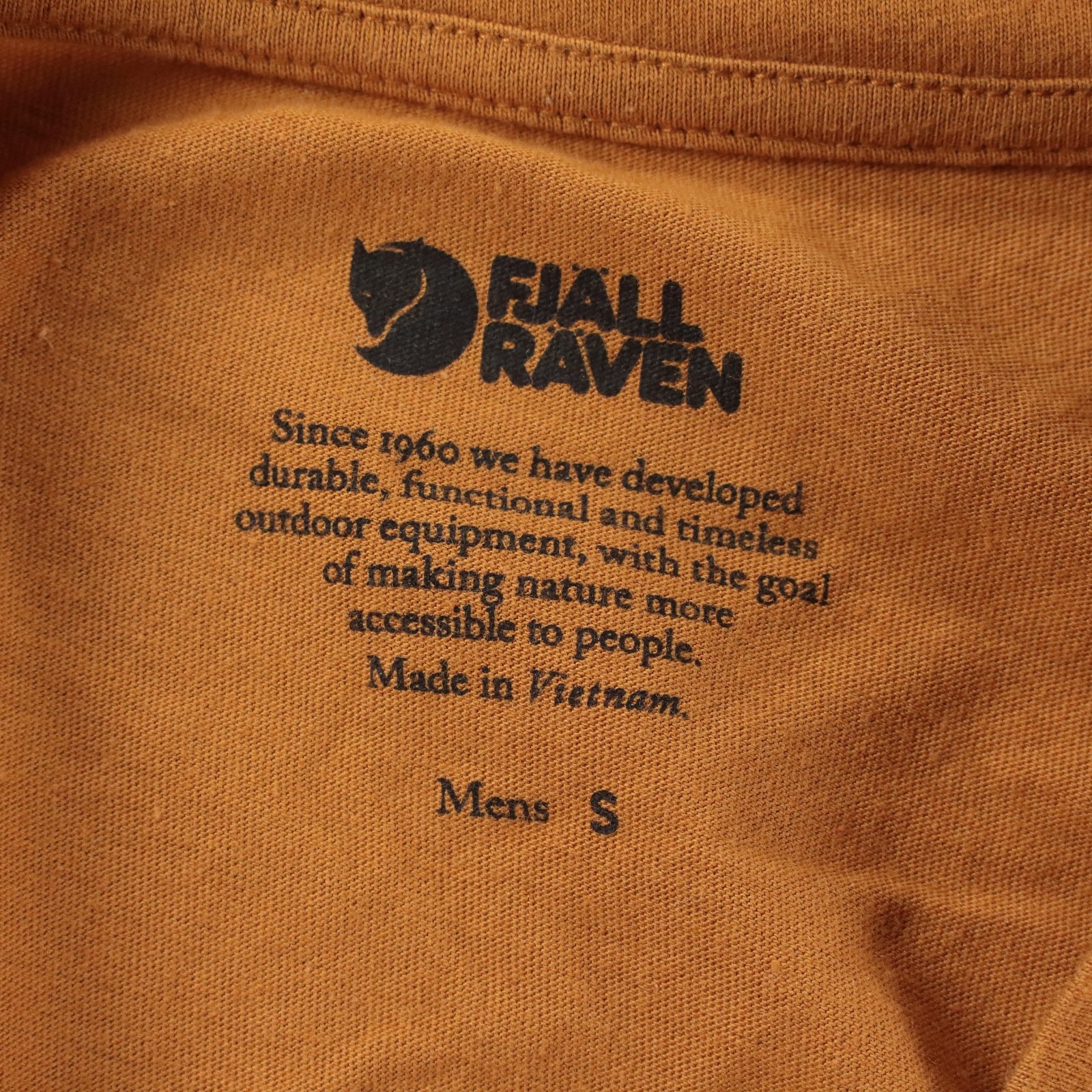 FJALLRAVEN Arctic Fox logo t-shirt SMALL tag sweden nordic outdoor camp gallery