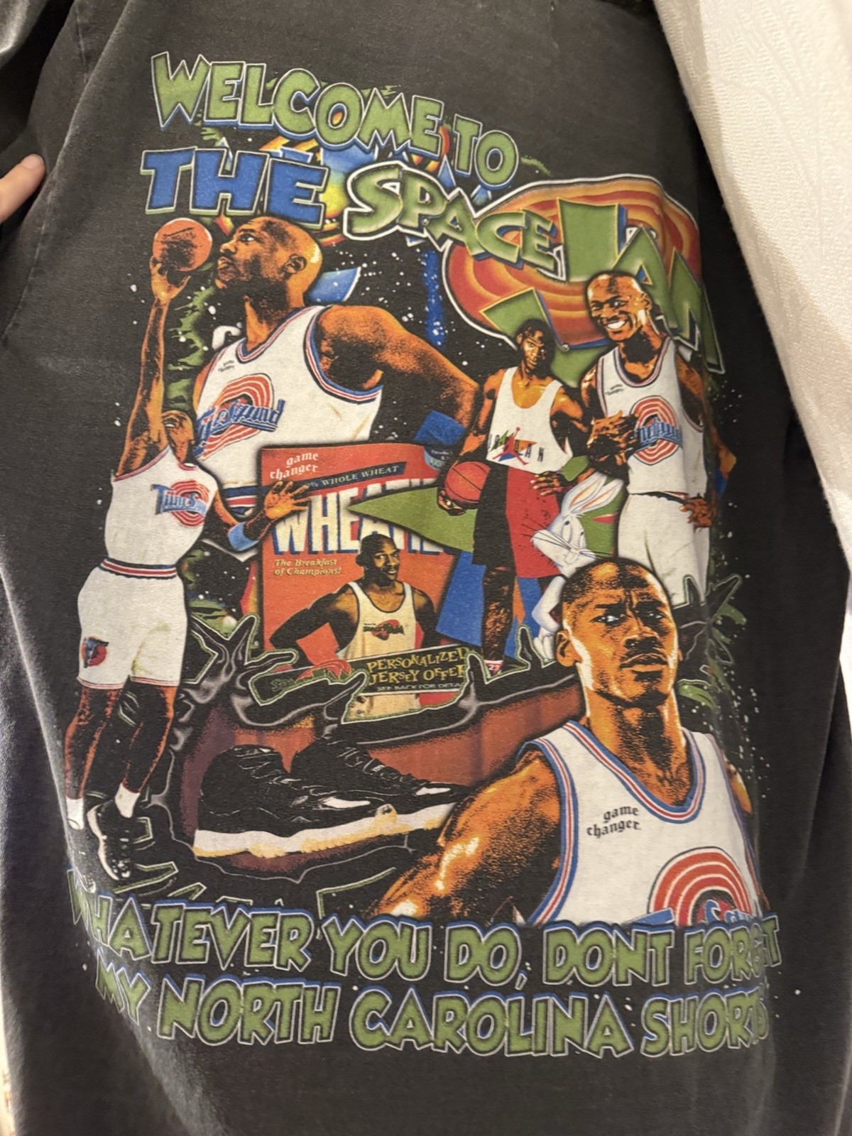 GAMECHANGER SPACE JAM VINTAGE T-shirt Size L Men’s Bugs Bunny Looney Tunes gallery