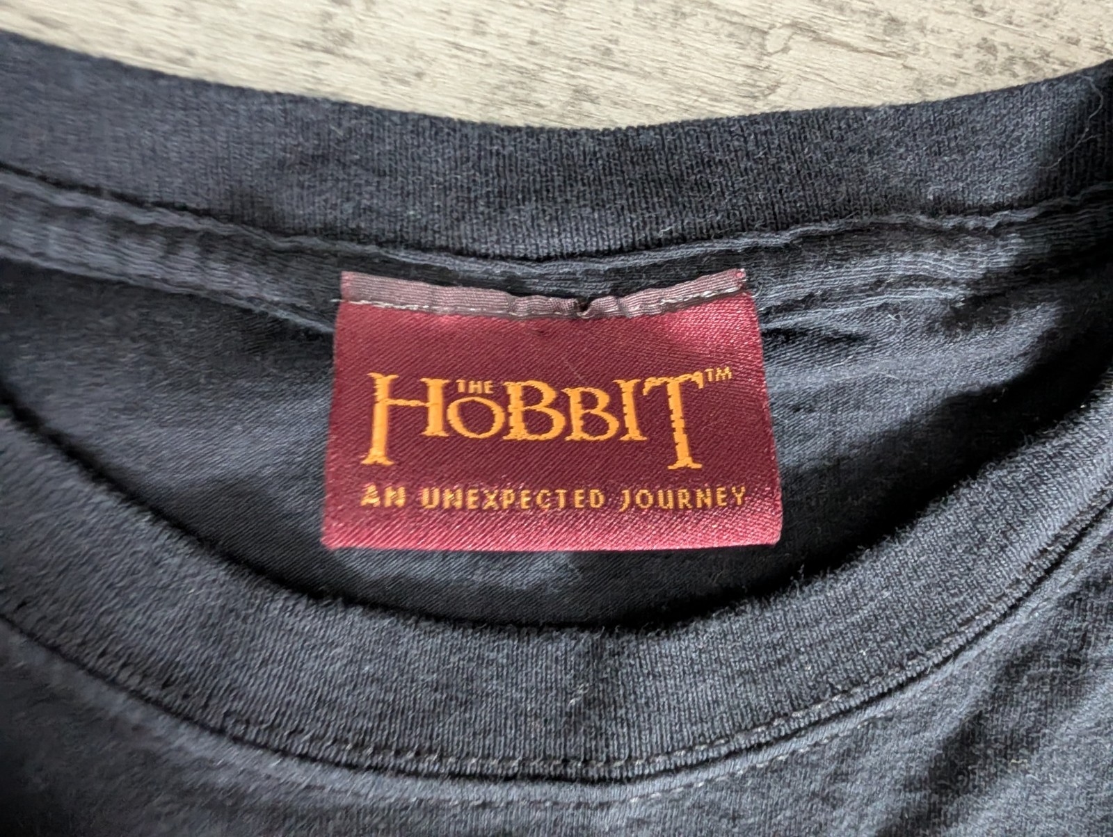Vtg The Hobbit Sword And Staff Movie Promo Tee Shirt Gandalf Medium Adult Y2K gallery
