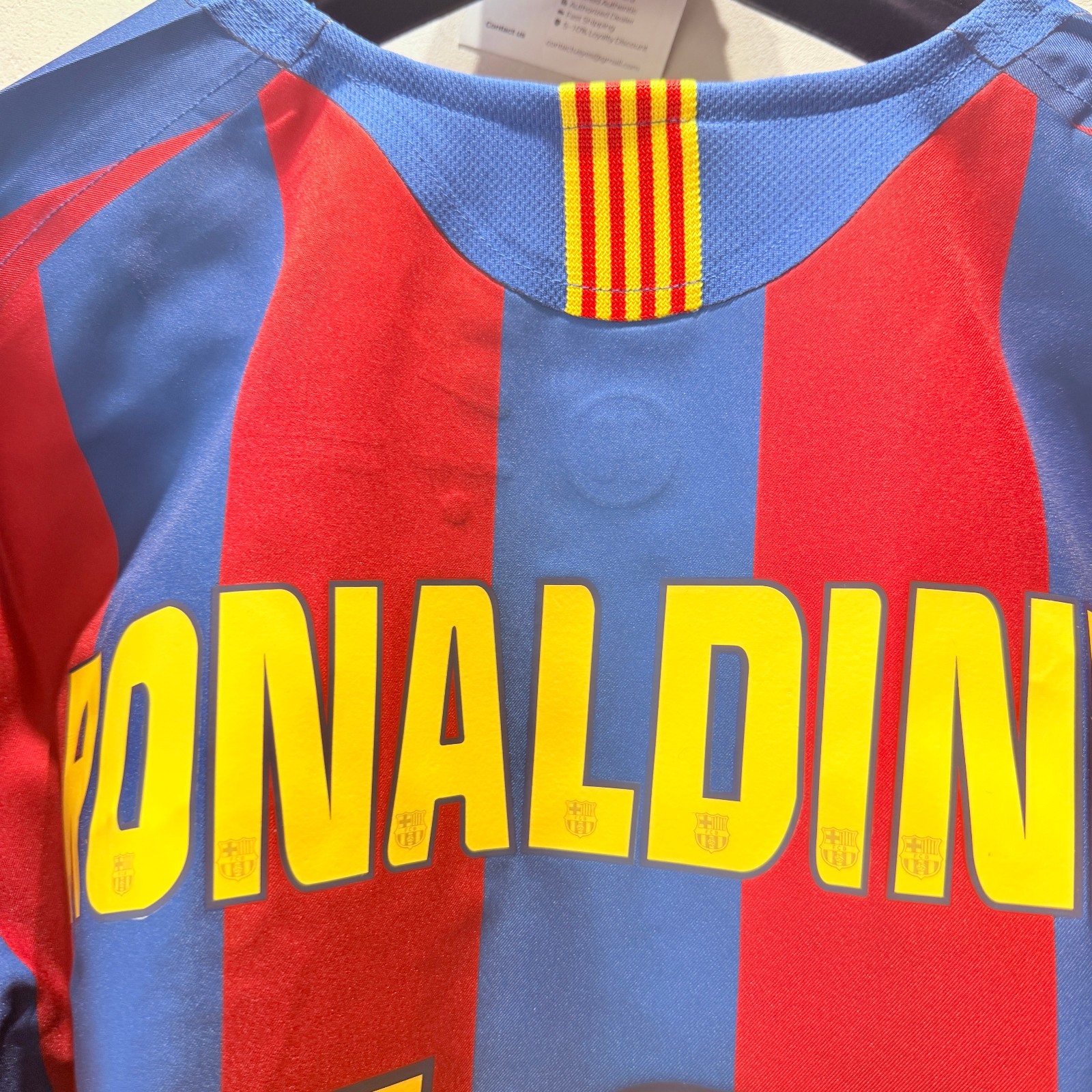 Nike Ronaldinho FC Barcelona 2005/06 Retro Replica Long-Sleeve Jersey HQ1462-471 gallery