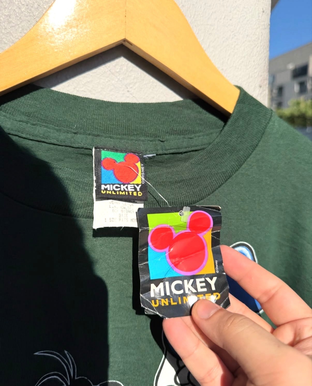 Vintage 90s Disney Mickey Mouse & Friends USA Flag Graphic T-Shirt Green XL gallery