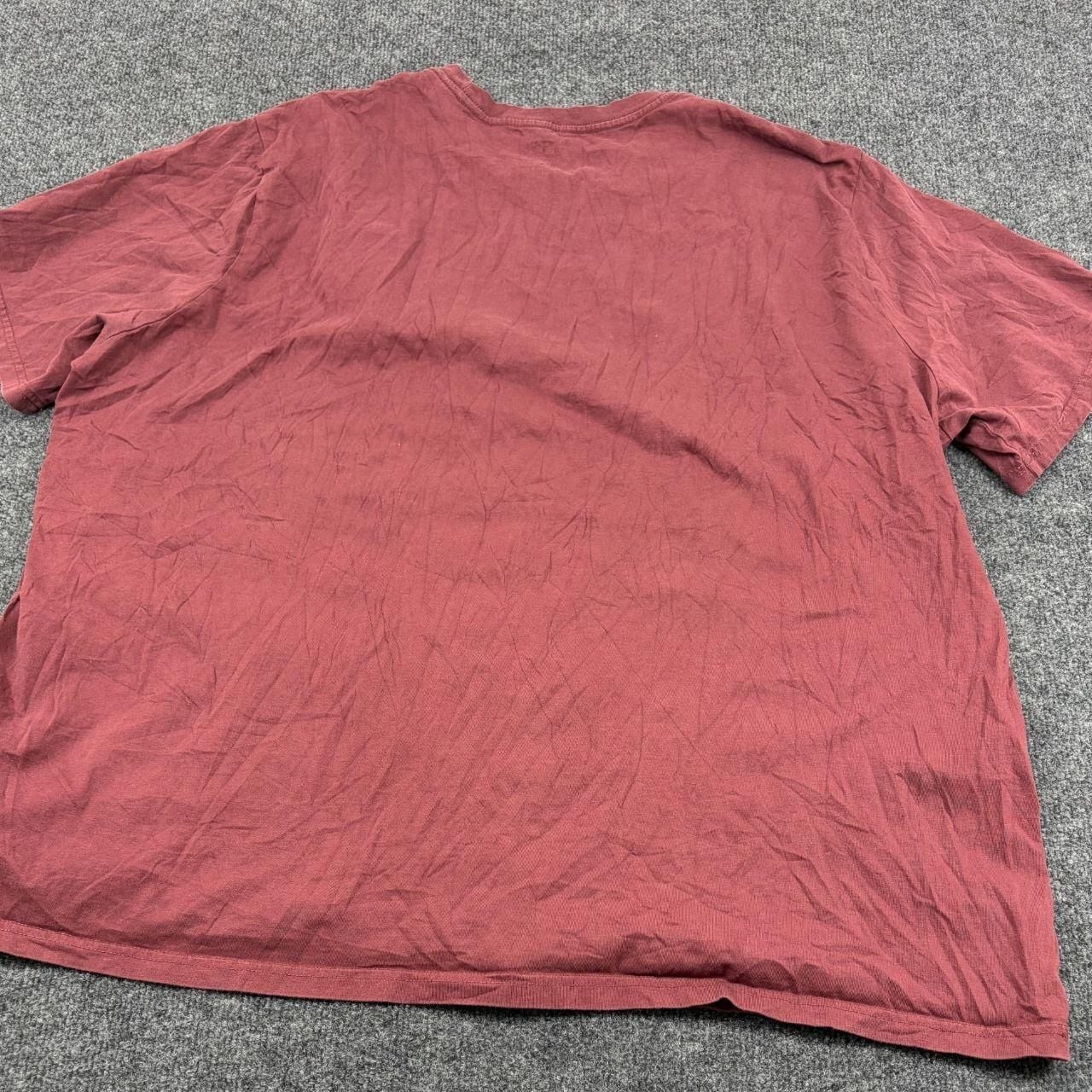 Levi's Relaxed Fit Chest Logo T-Shirt gallery
