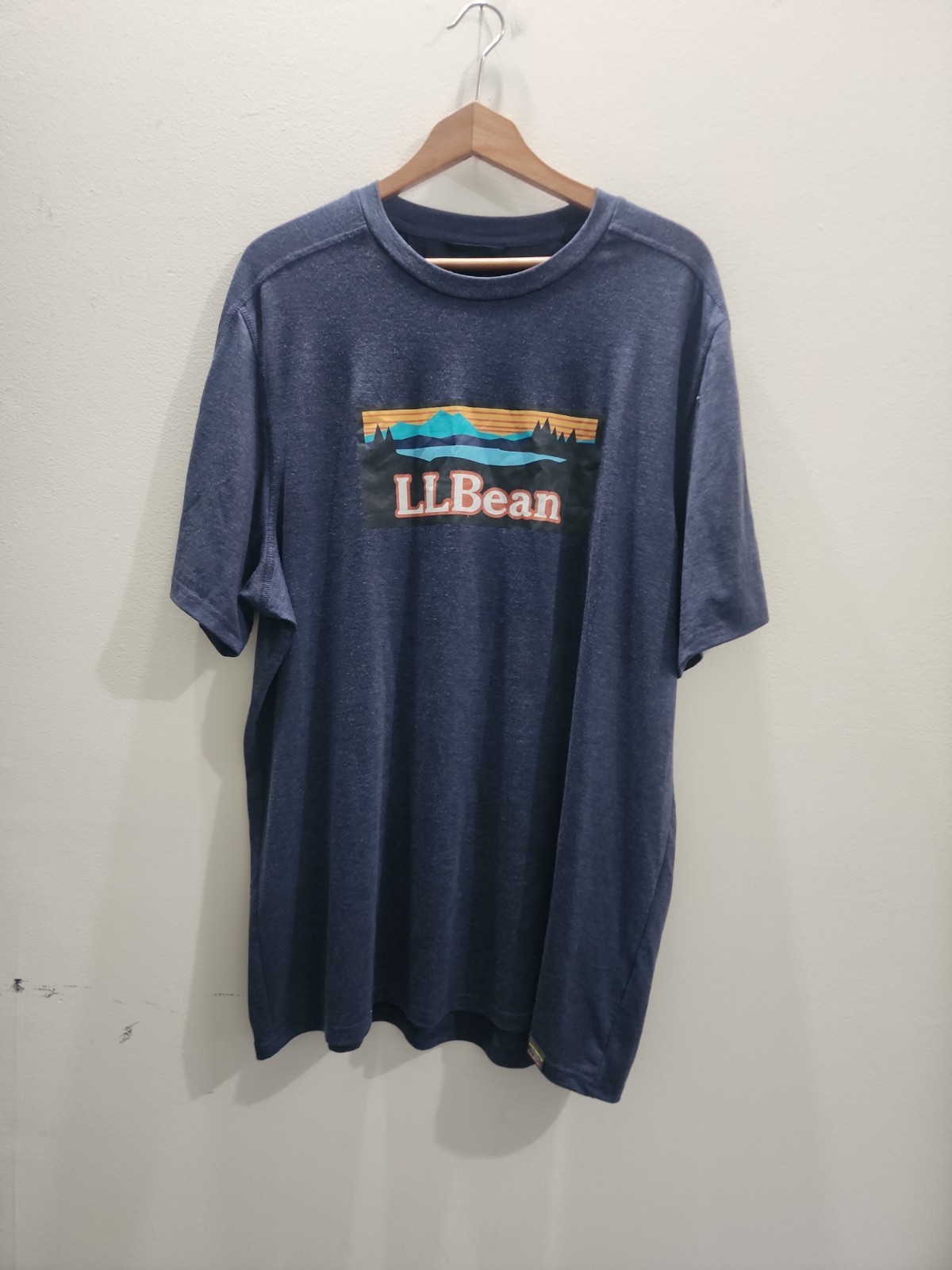 LL Bean Graphic Tee Shirt Mens XLT Navy Blue Sunset Mountain Logo Short Sleeve