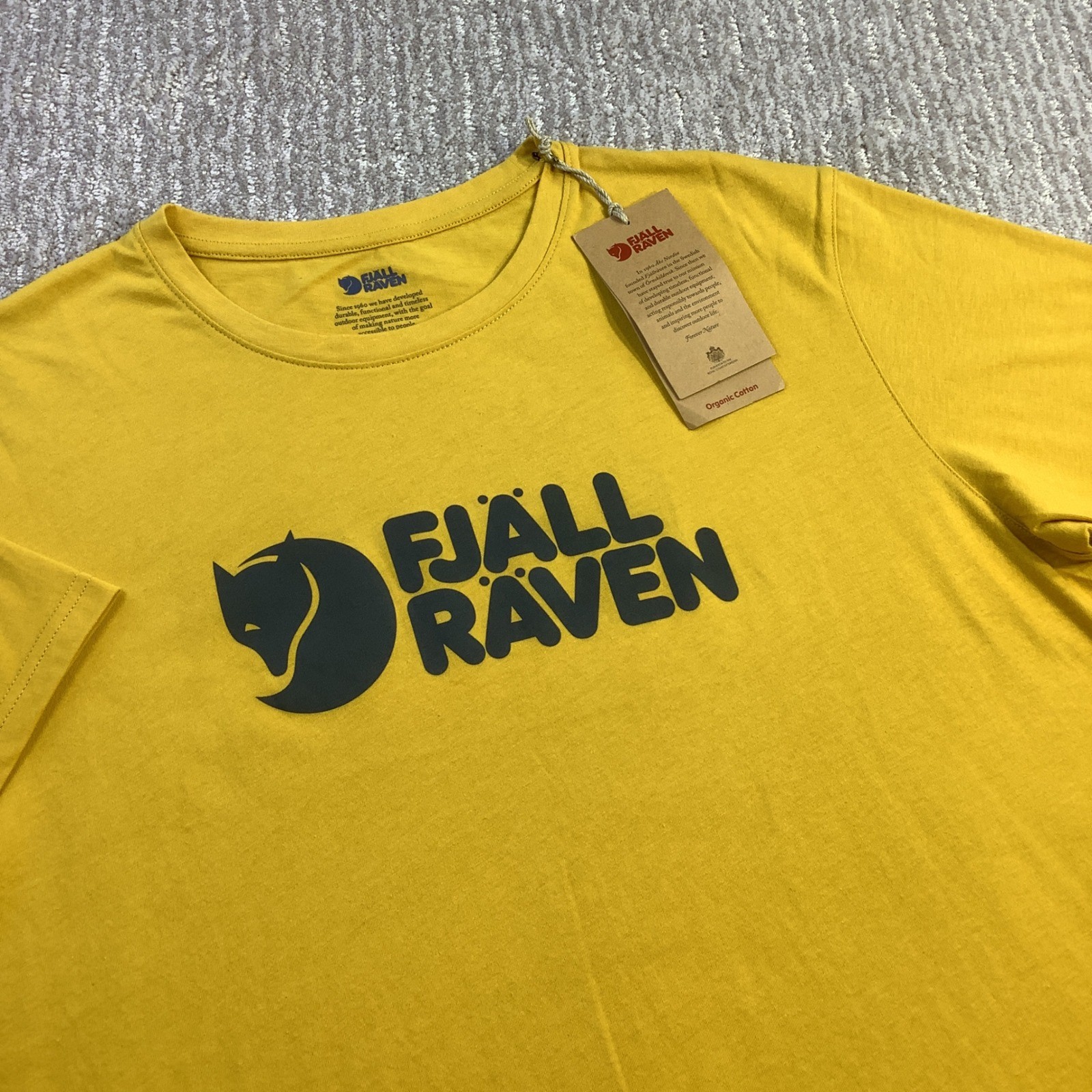 Fjallraven Mens Logo T-shirt Ochre Yellow Organic Cotton Blend Size XL NWT gallery