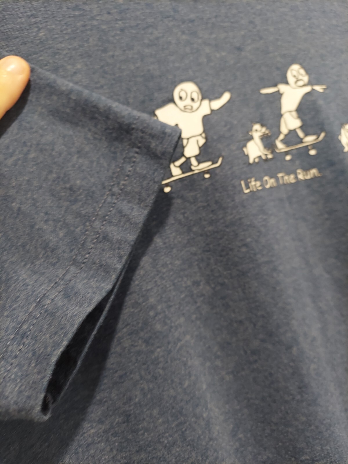 VTG To The Edge Prime Cut Tees Life On The Run. T-Shirt Medium Navy Anime Dogs gallery